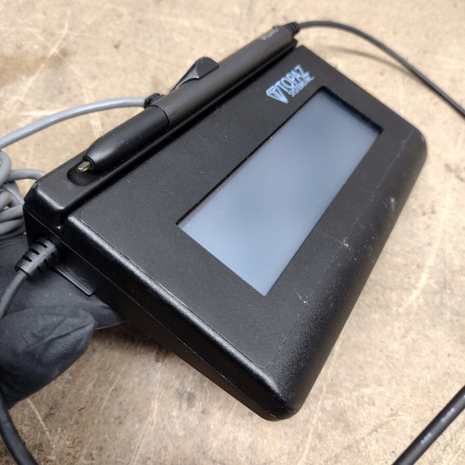 Topaz Systems T-LBK462-BSB-R TLBK462BSBR w/Stylus – Powers On – USED