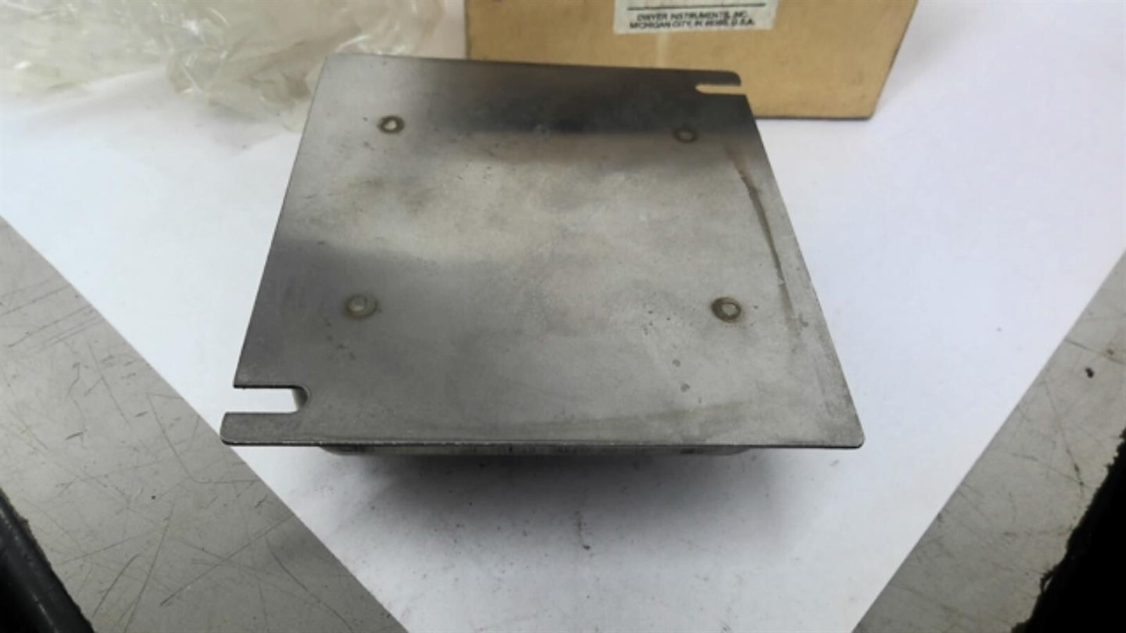 Dwyer 607-8 Differential Pressure Transmitter