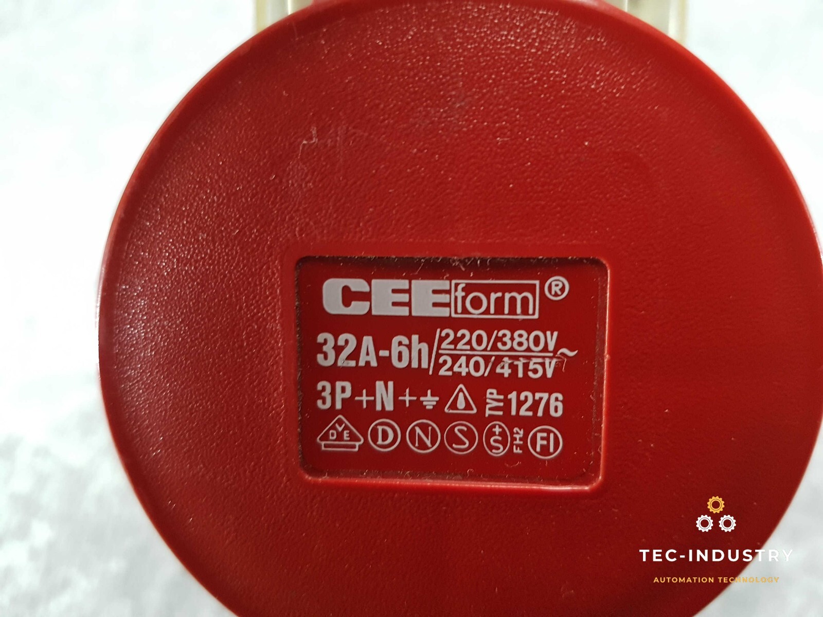 KLÖCKNER-MOELLER BDO-CEE 32/S18 I BD0-CEE 32/S18 MAX 380V~ 35 AMP OUTLET BOX