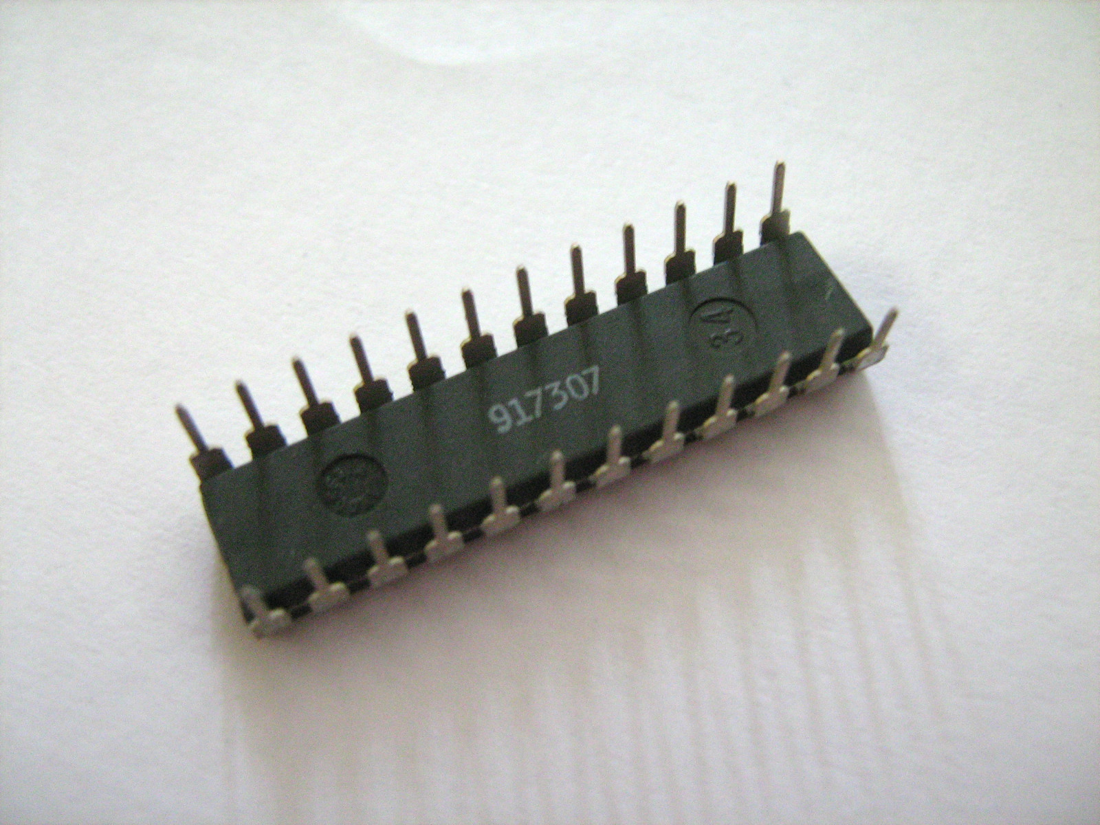 CYPRESS PALCE20V8-25PC IC 24-Pin Reprogrammable Memory Integrated Circuit NEW!!