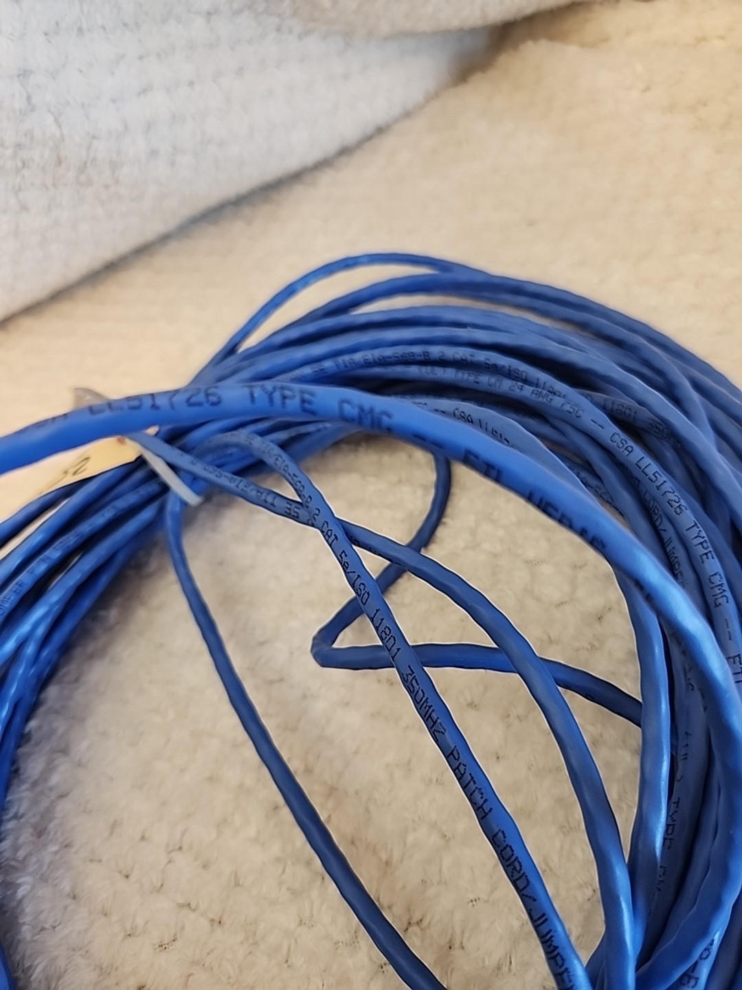 Quabbin 5506 DataMax Patch Cable Cat5E 24 AWG 3 Pair 25′ Blue