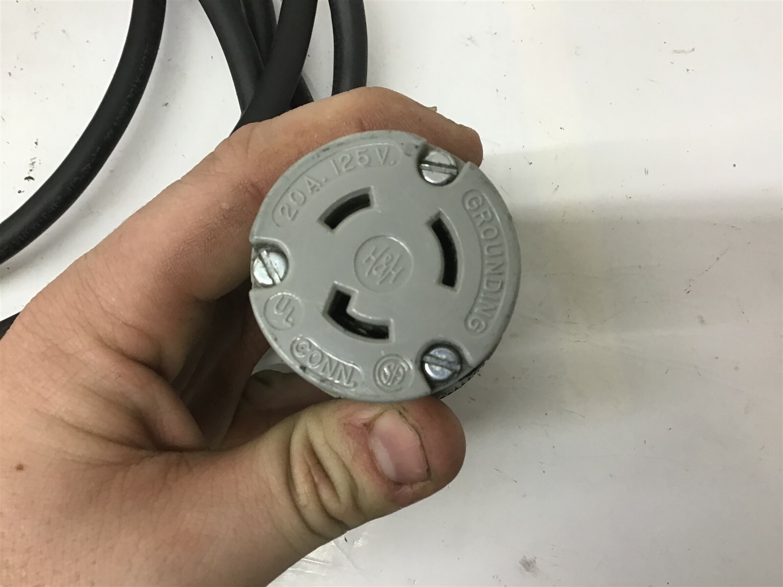 Hubbell and Arrow Hart 20A 125V W/ 12′ Of Coleman Seoprene 105-16-3 Cable