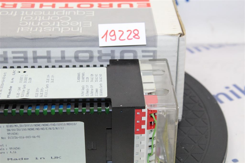 Eurotherm 6250 818s/MO50/D0V10/NONE/FHD Regulator