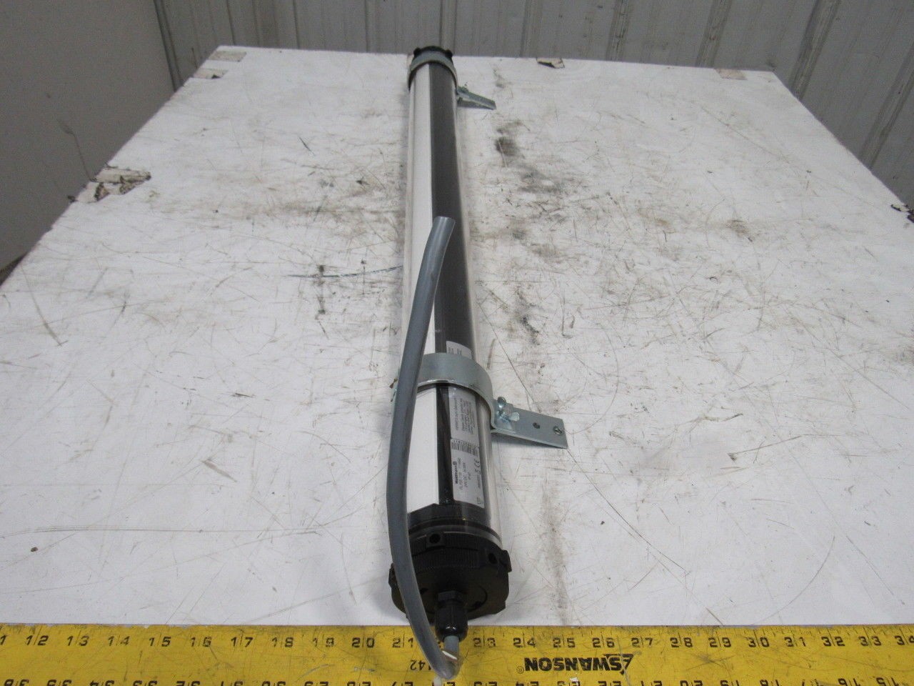 Waldmann RL70E-118 Tubular 24″ Fluorescent Black Light 24VDC