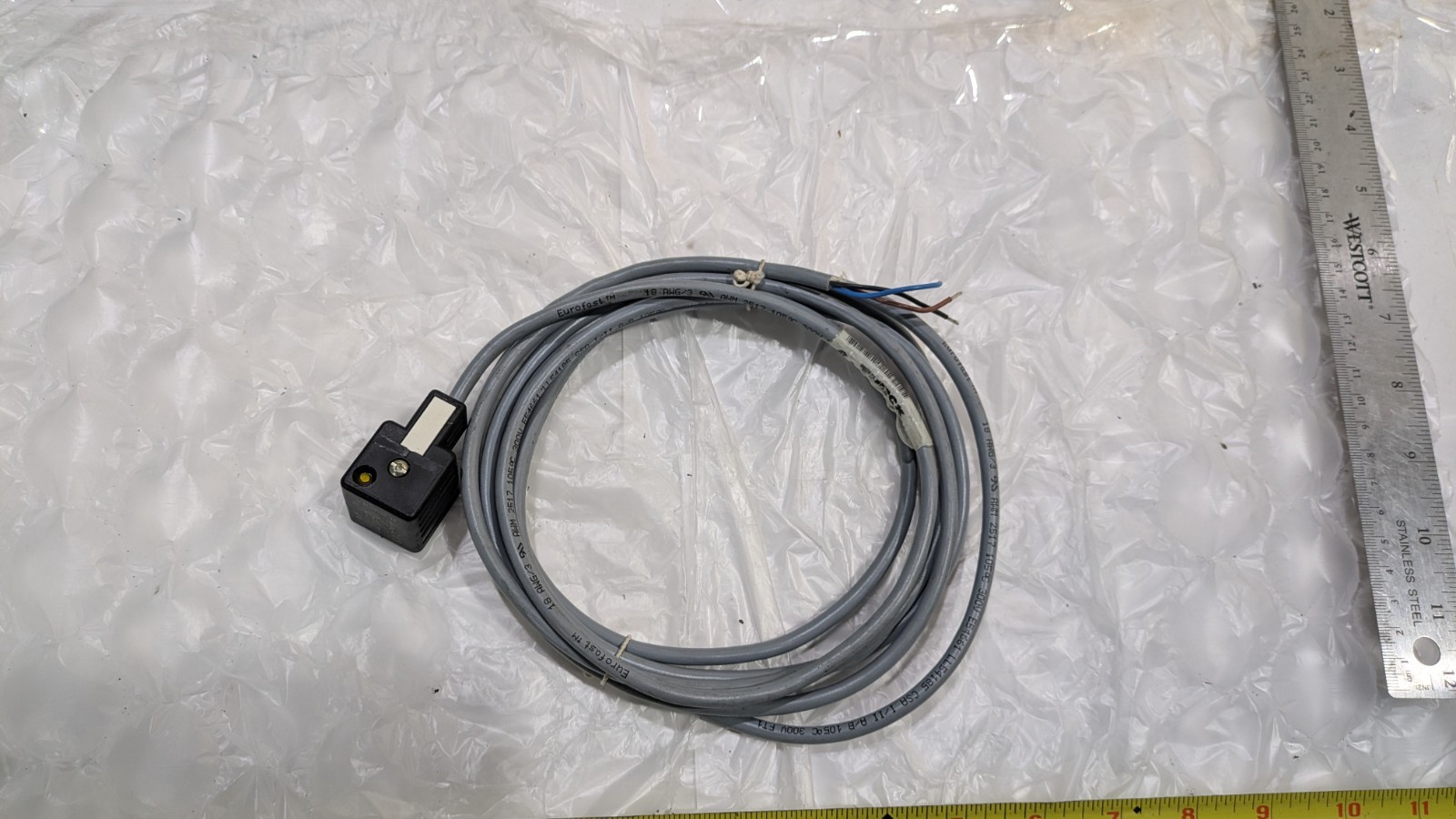 AWM 2517 E54661-02 CABLES 10FT 105C 300V CSA-C/US LL54185 W/ 11 CONNECTORS