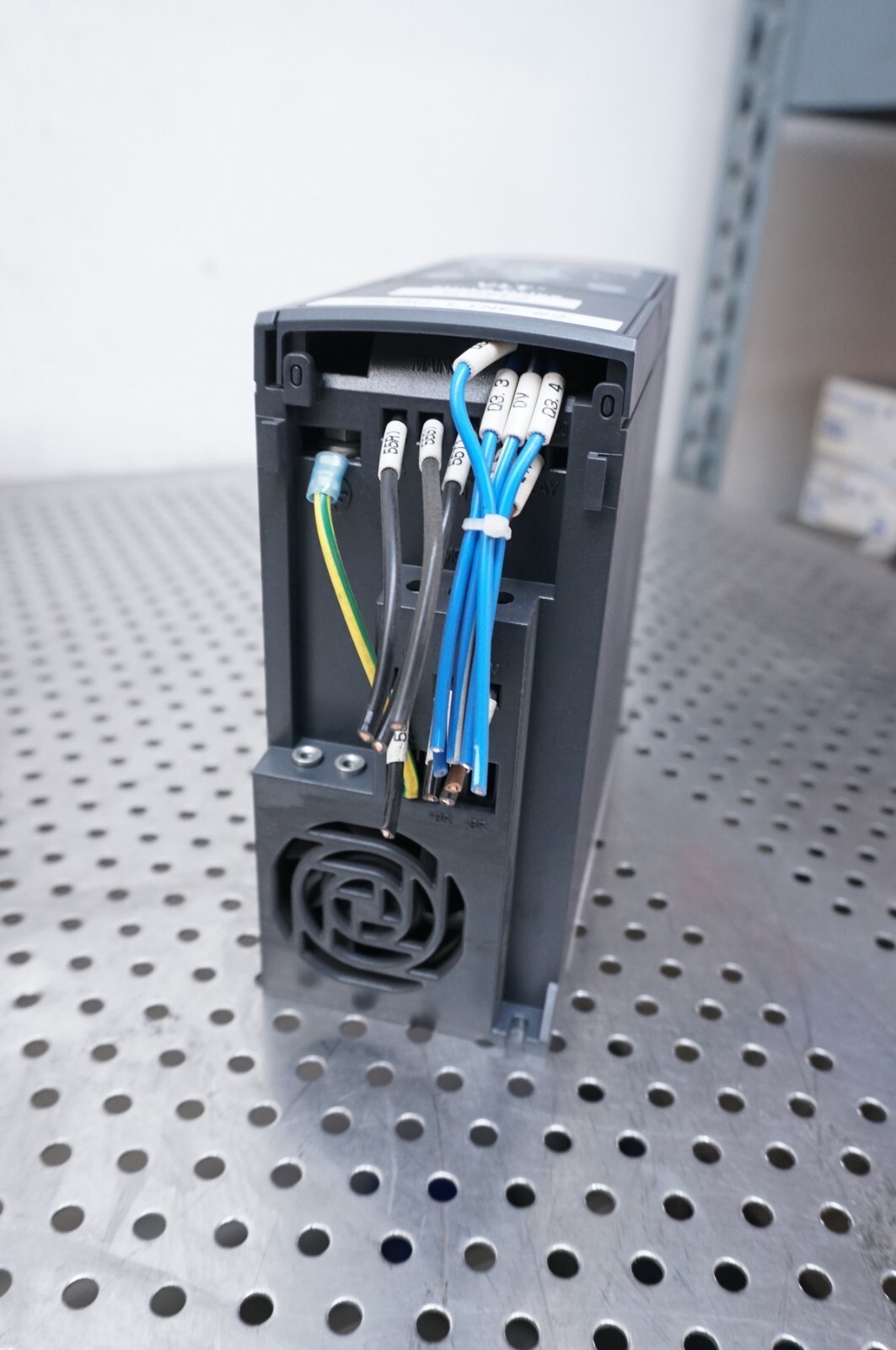 Danfoss 132F0022 FC-051P2K2T4E20H3BXCXXXSXXX VLT MICRO DRIVE