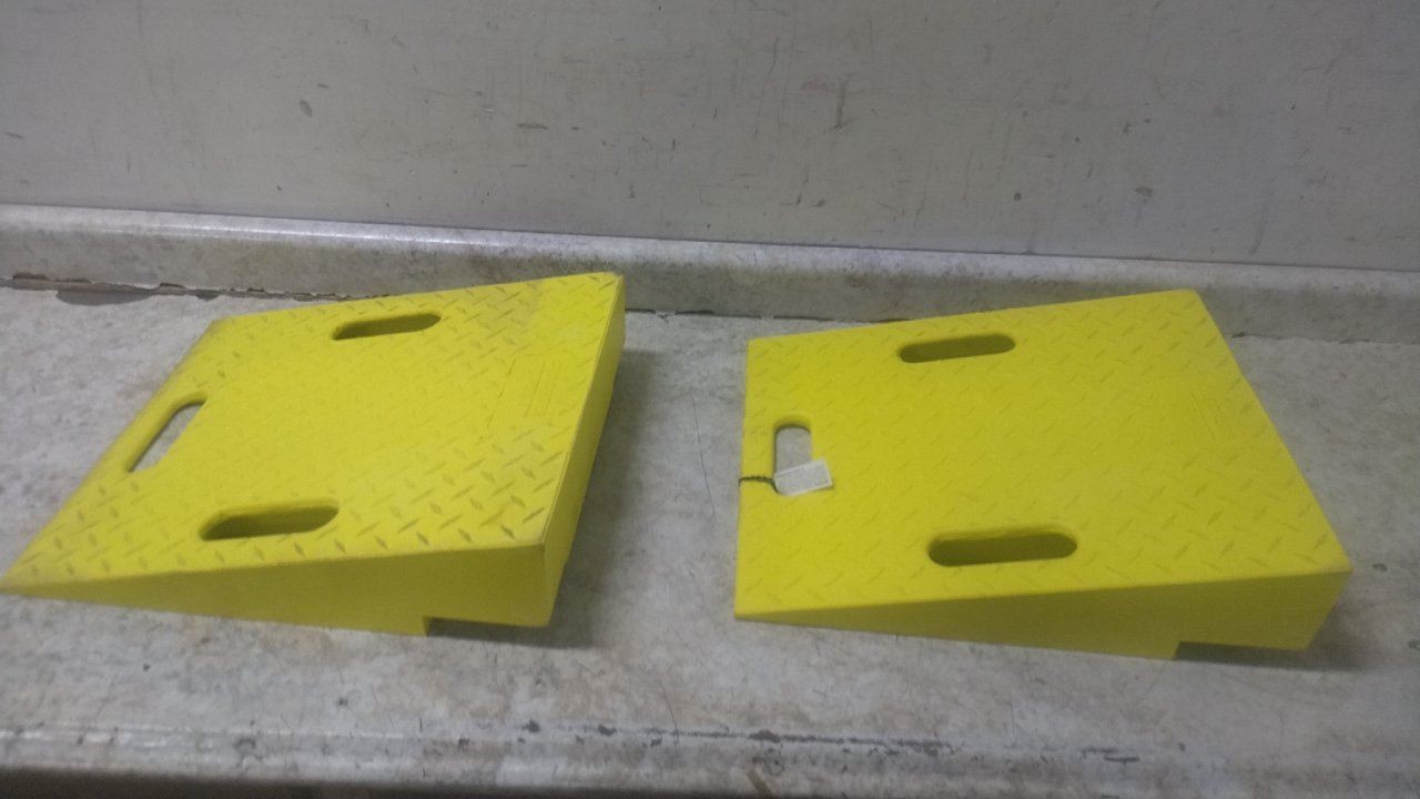 Checkers UHB4045 4-1/2 In Maximum Cable Diameter Yellow Modular Hose Bridge