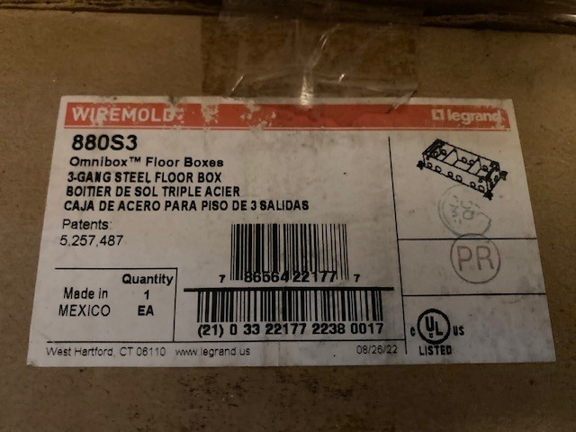 Wiremold Omnibox® Series 3-Gang Steel Floor Box 880S3