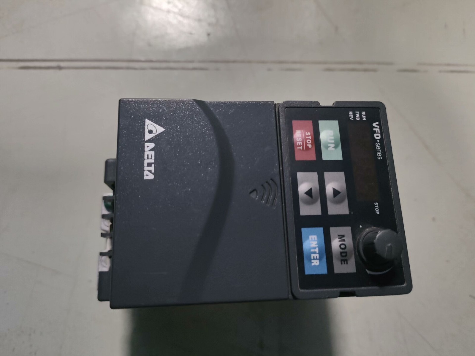 one Delta VFD007E43A 0.75KW 380V Welcome counteroffer