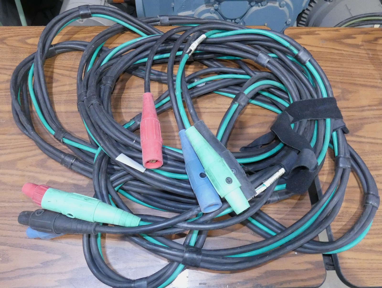 4-Wire 50′ Banded Cam Feeder Cable 400A 600V