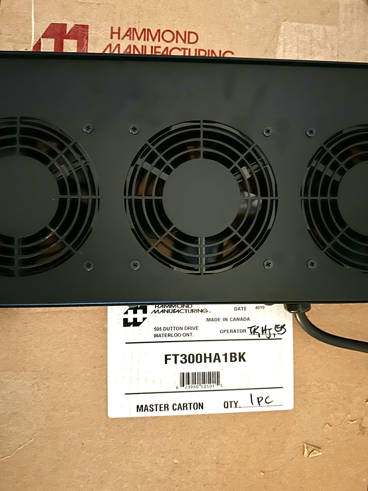 Hammond FT300HA1BK Cooling Fan Tray, W+Red LED Switch 115VAC, 3A, 60Hz – New!