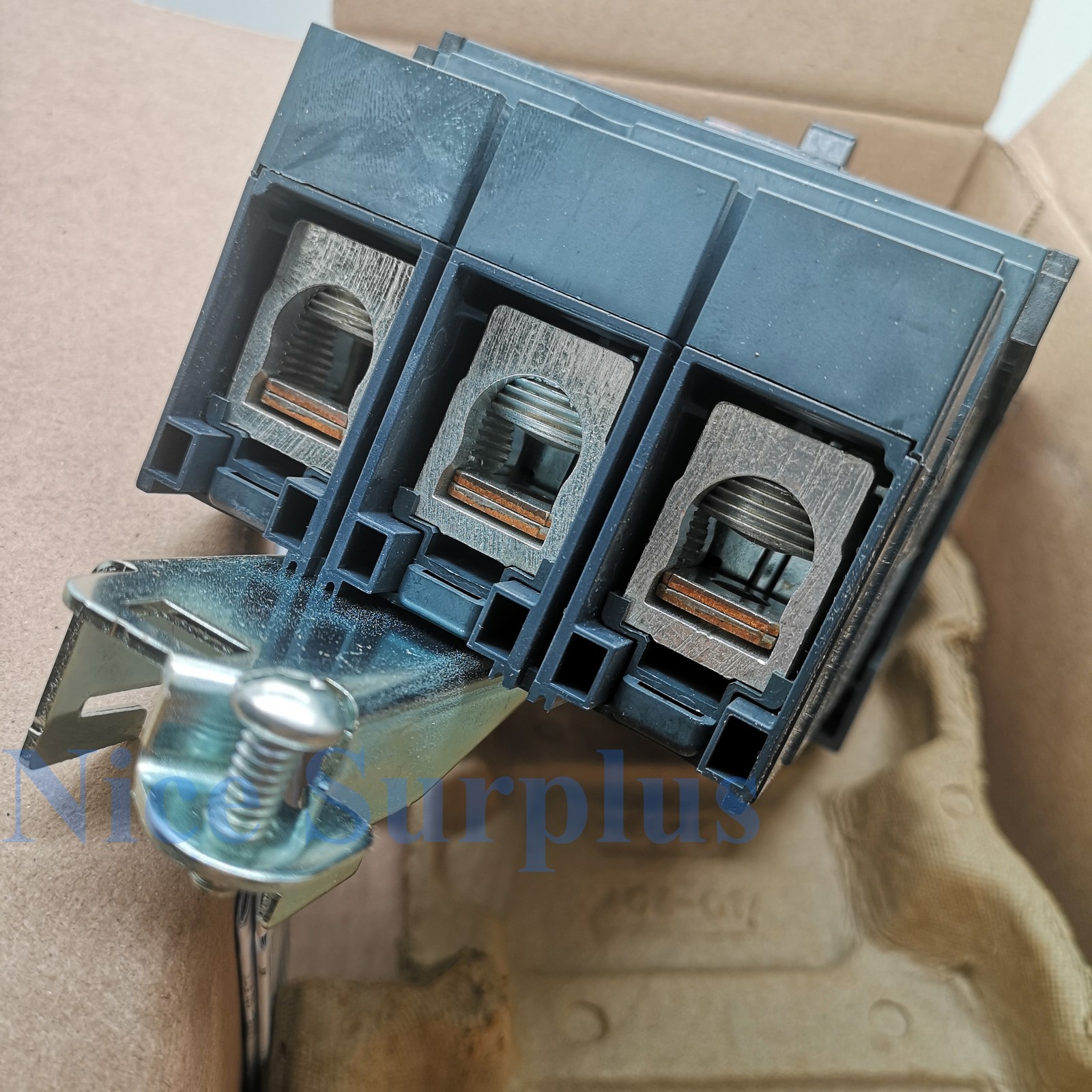 SQUARE D JGA36250 circuit breaker New in Box #186088-091