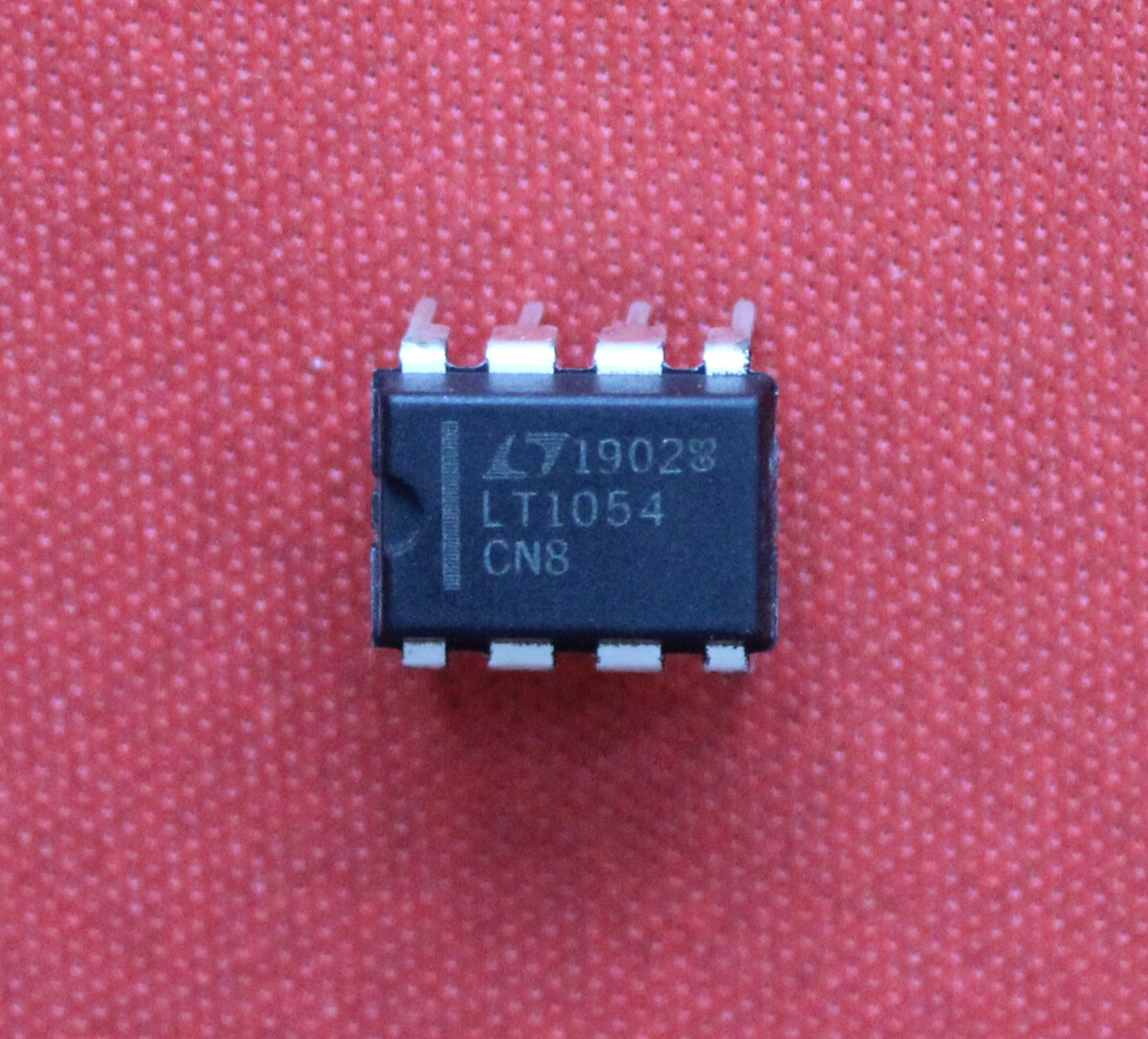 5pcs LT1054CN8 LT1054 DIP-8 Integrated Circuit IC