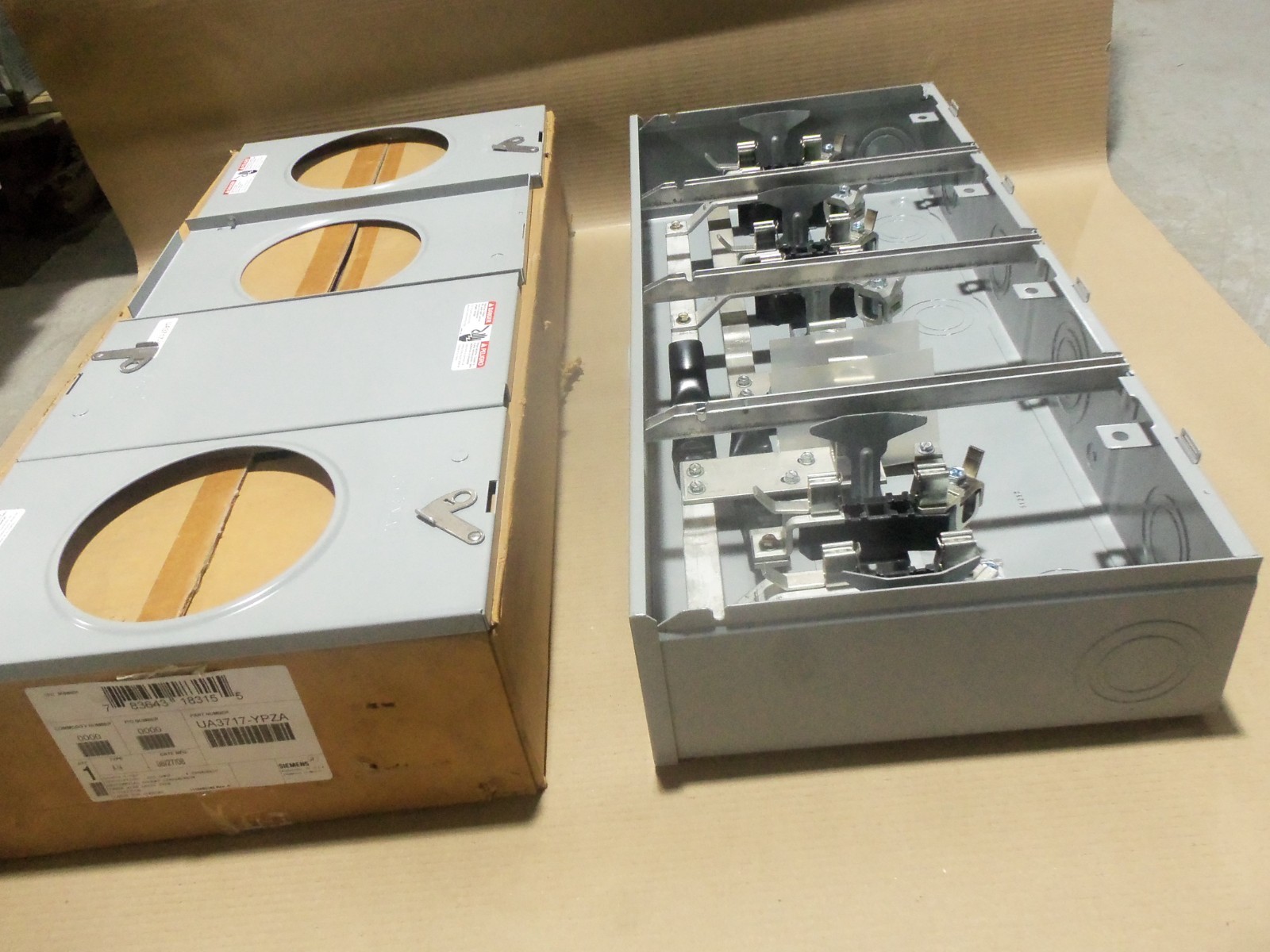 NEW Siemens UA3717-YPZA 200 AMP 3-Gang Meter Socket Ringless Horn Bypass 600V AK