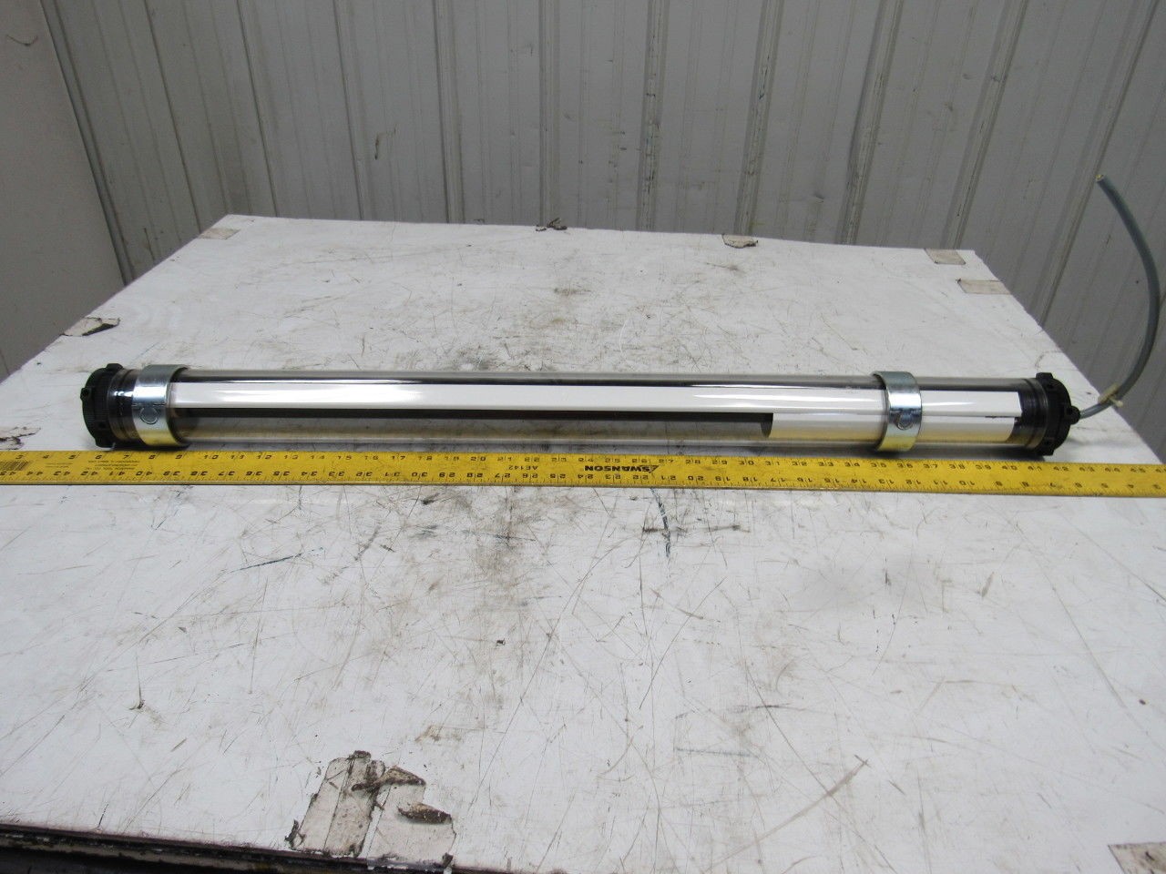 Waldmann RL70E-118 Tubular 24″ Fluorescent Black Light 24VDC