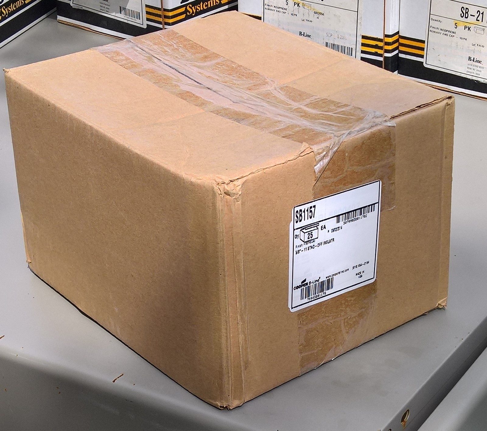 25 COOPER B-LINE SB-1157 FIBERGLASS STAND-OFF ISOLATOR 5/8″-11″ THREAD 2-5/8″ L
