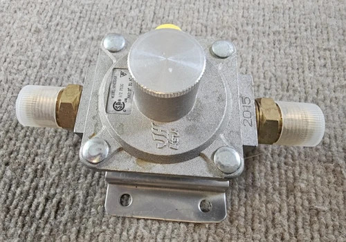 JH KSW INDUSTRIAL SPARE RN1204A PRESSURE REGULATOR PROPANE / GAS CONVERTER