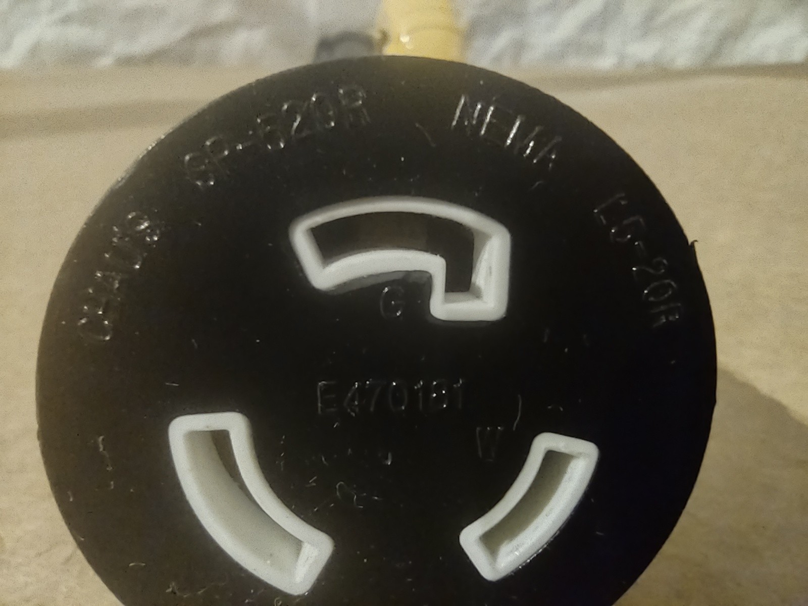 Chau’s SP-520R NEMA L5-20R (E470181) 12 AWG(3.31mm2) [VW-1] 105°C 300v FT2