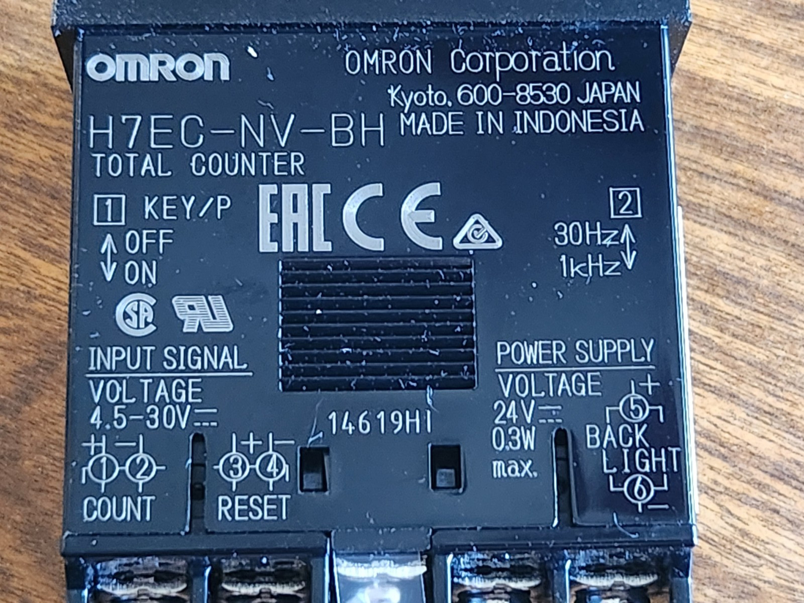 OMRON H7EC-NV-BH Total counter, 8-digit self-powered, LCD w/ backlight VDC Input