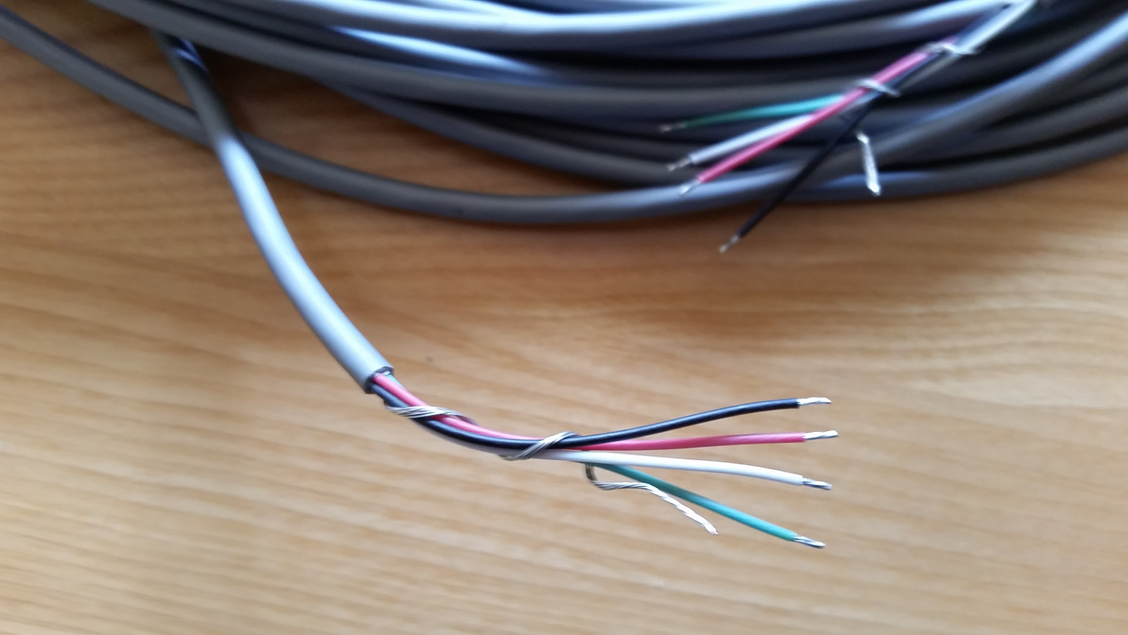 22awg/4c 4 conductor Shielded Stranded Wire Cable – 35ft Gray
