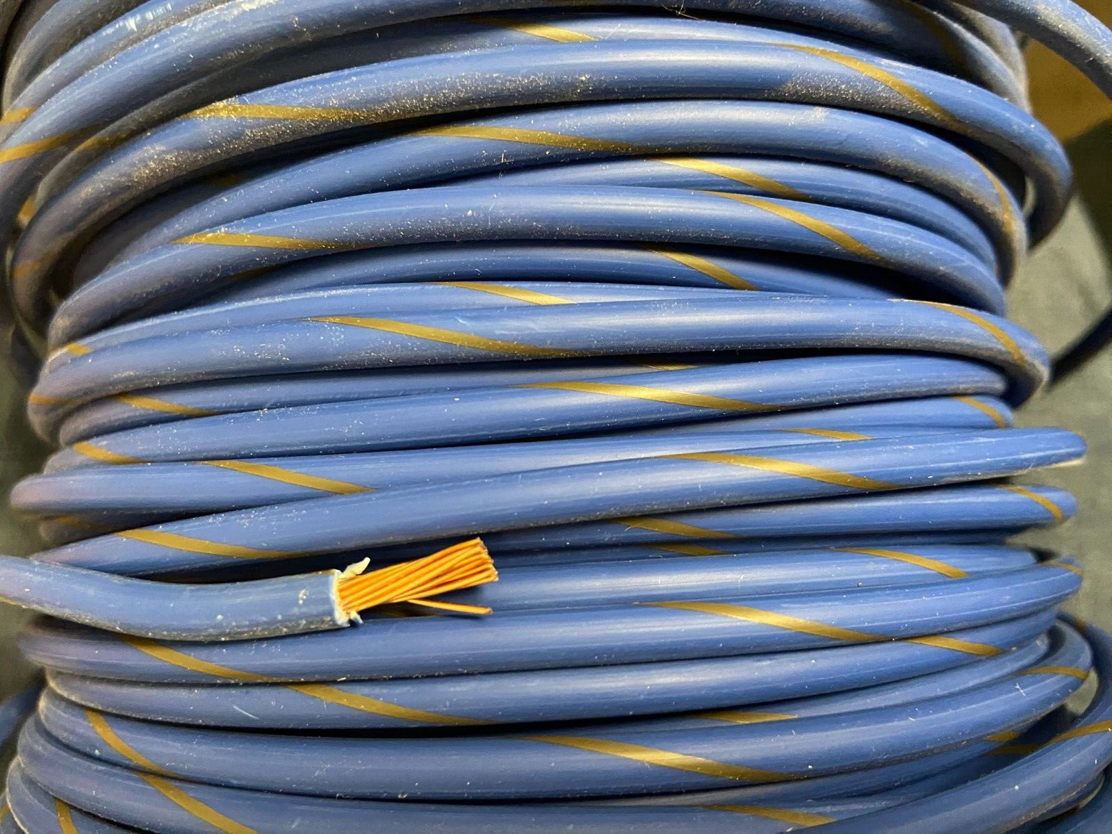 AUTOMOTIVE WIRE 10 AWG HIGH TEMPERATURE GXL WIRE BLUE/BROWN STRIPE 25 FT
