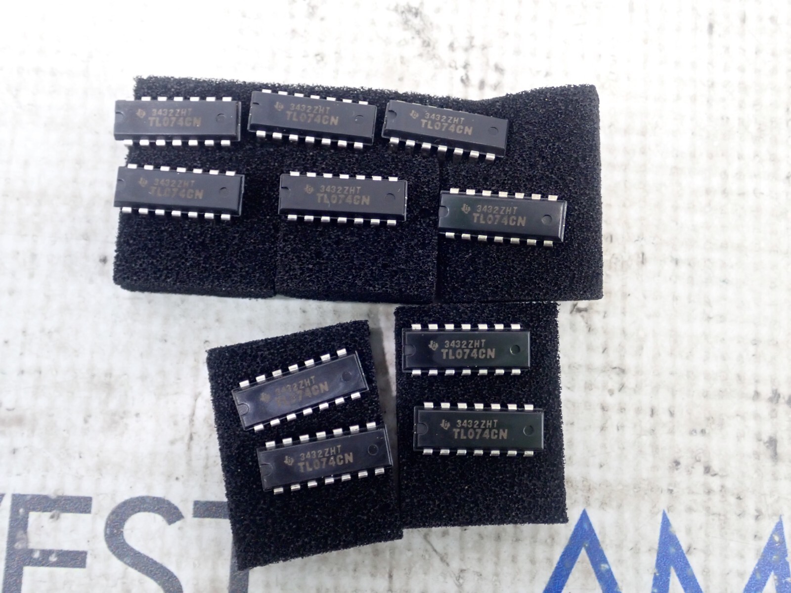 NEW Texas Instruments TL074CN OPERATIONAL AMPLIFIER, 4 FUNC, 6000UV Lot of 10
