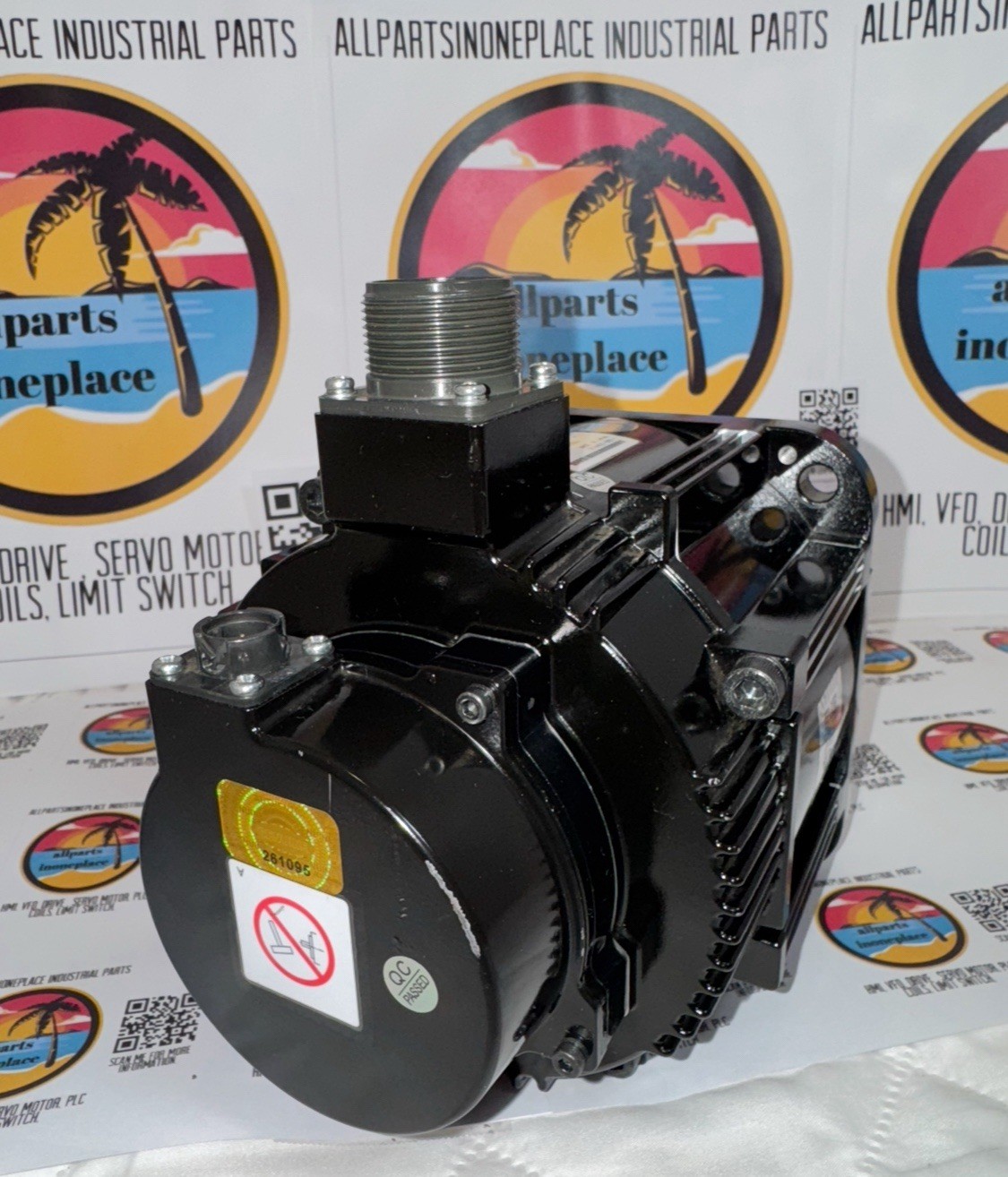Keyence SV-M500AS Servo Motor Straight Axis1. 3 kW 200V 10.7A F 8.34N•m 1500 MTS