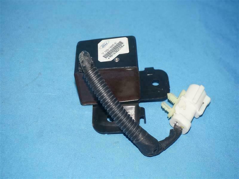 Ford F65Z-14B005-AC F65B-14B005-AC F65Z14B005AC F65B14B005AC Impact Sensor NEW