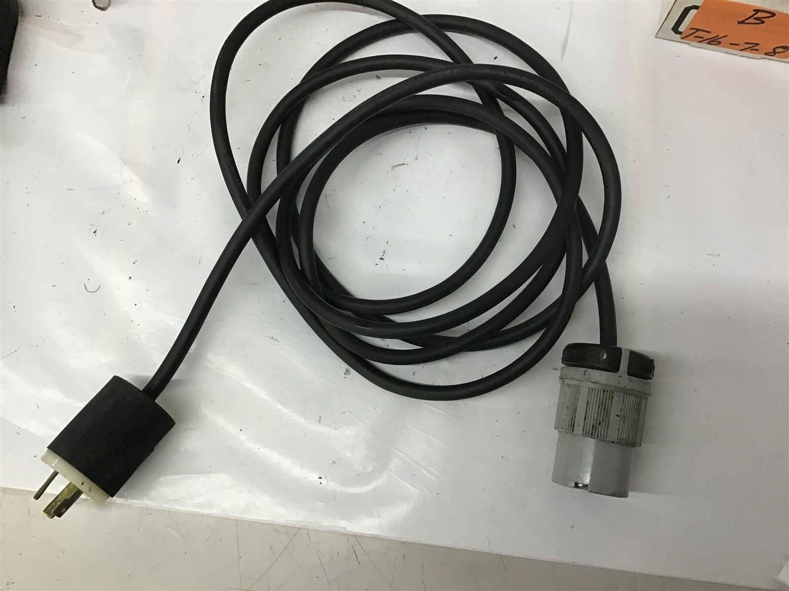 Hubbell and Arrow Hart 20A 125V W/ 12′ Of Coleman Seoprene 105-16-3 Cable