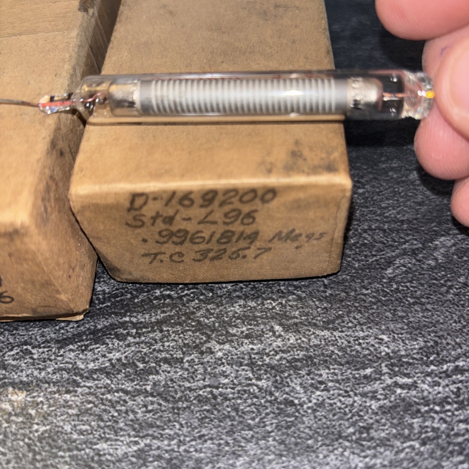VINTAGE LOT OF 2 GLASS HIGH VOLTAGE RESISTOR L45 L96 Unknown Maker LOC Z