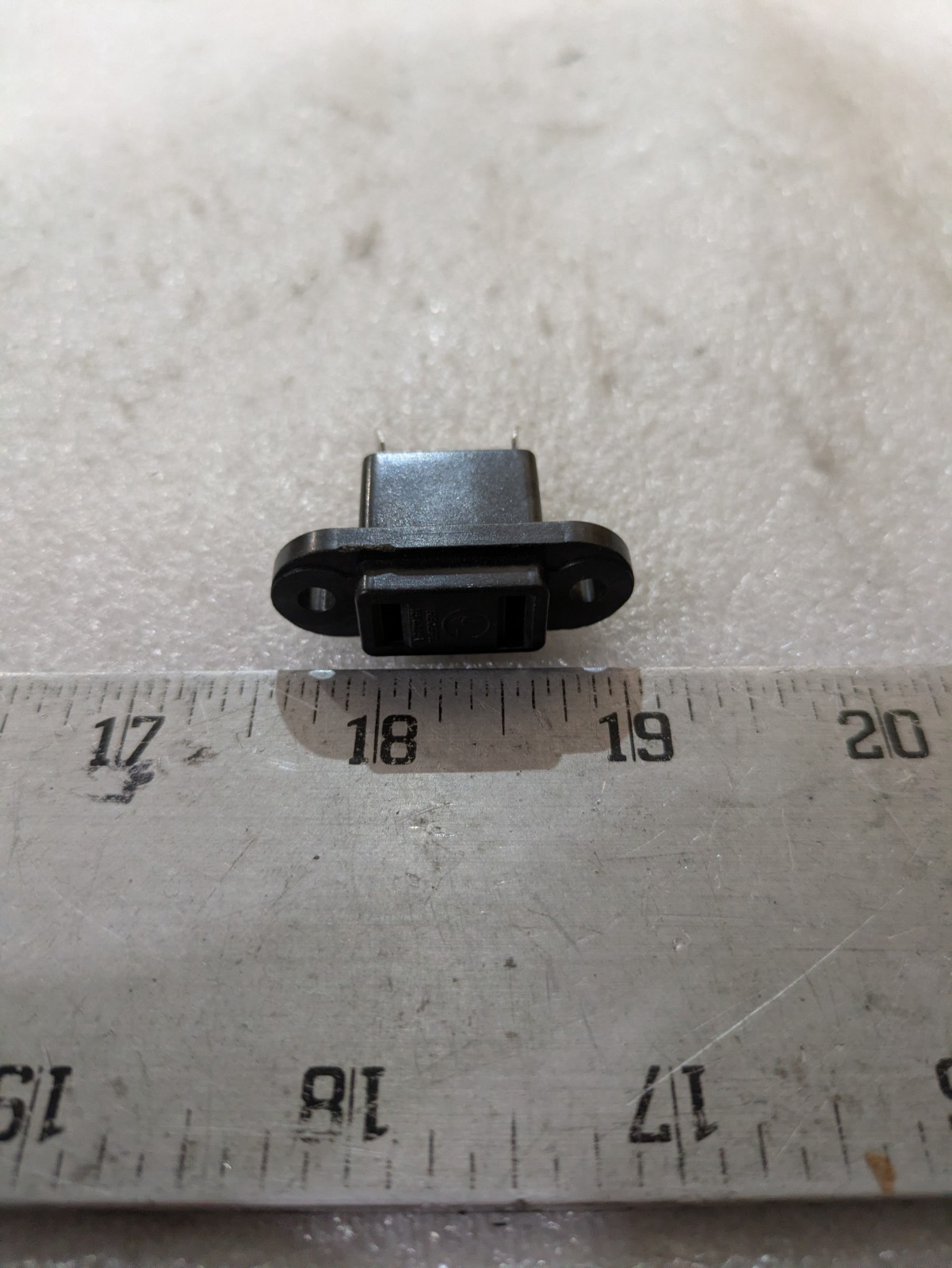 UNBRANDED CONNECTOR 15A/125V-CONNECTOR