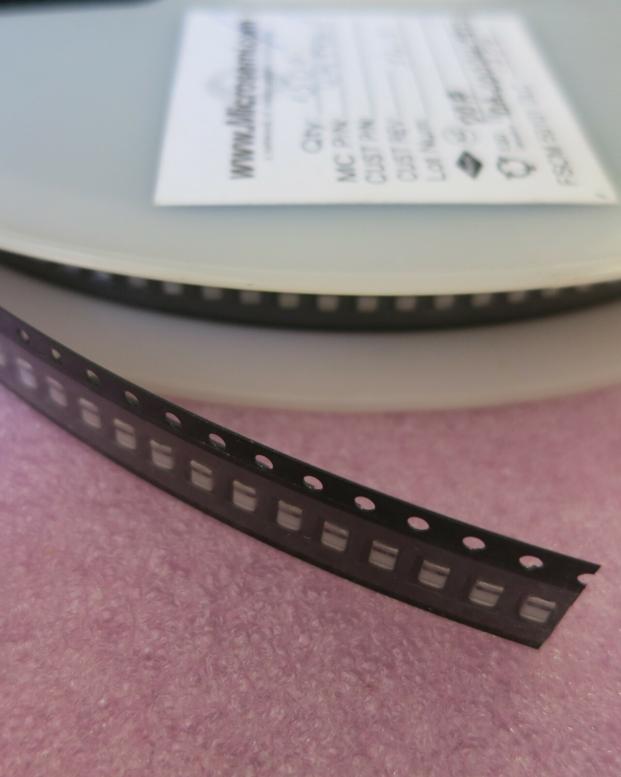BRAND NEW *2 PCS LOT* UM9401F Encapsulation:SMD, *** US STOCK ***