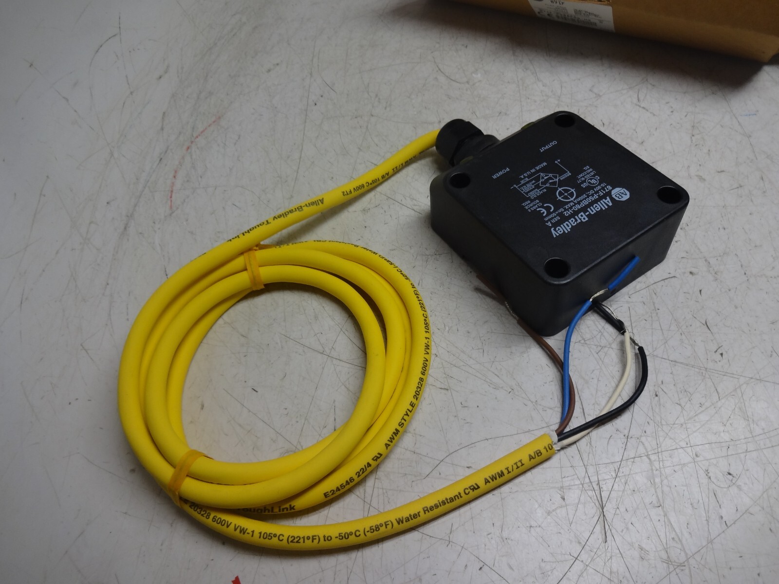 New Allen Bradley Flat-Pack 80×80 Proximity Sensor 871F-P50BP80-H2 Series A