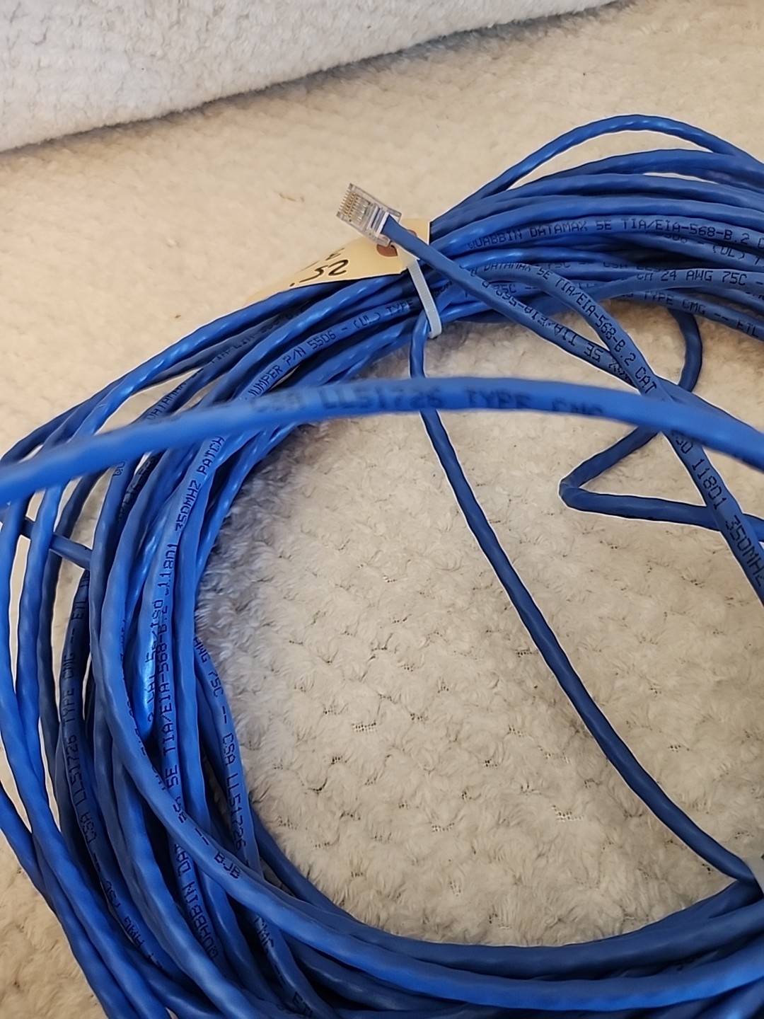 Quabbin 5506 DataMax Patch Cable Cat5E 24 AWG 3 Pair 25′ Blue
