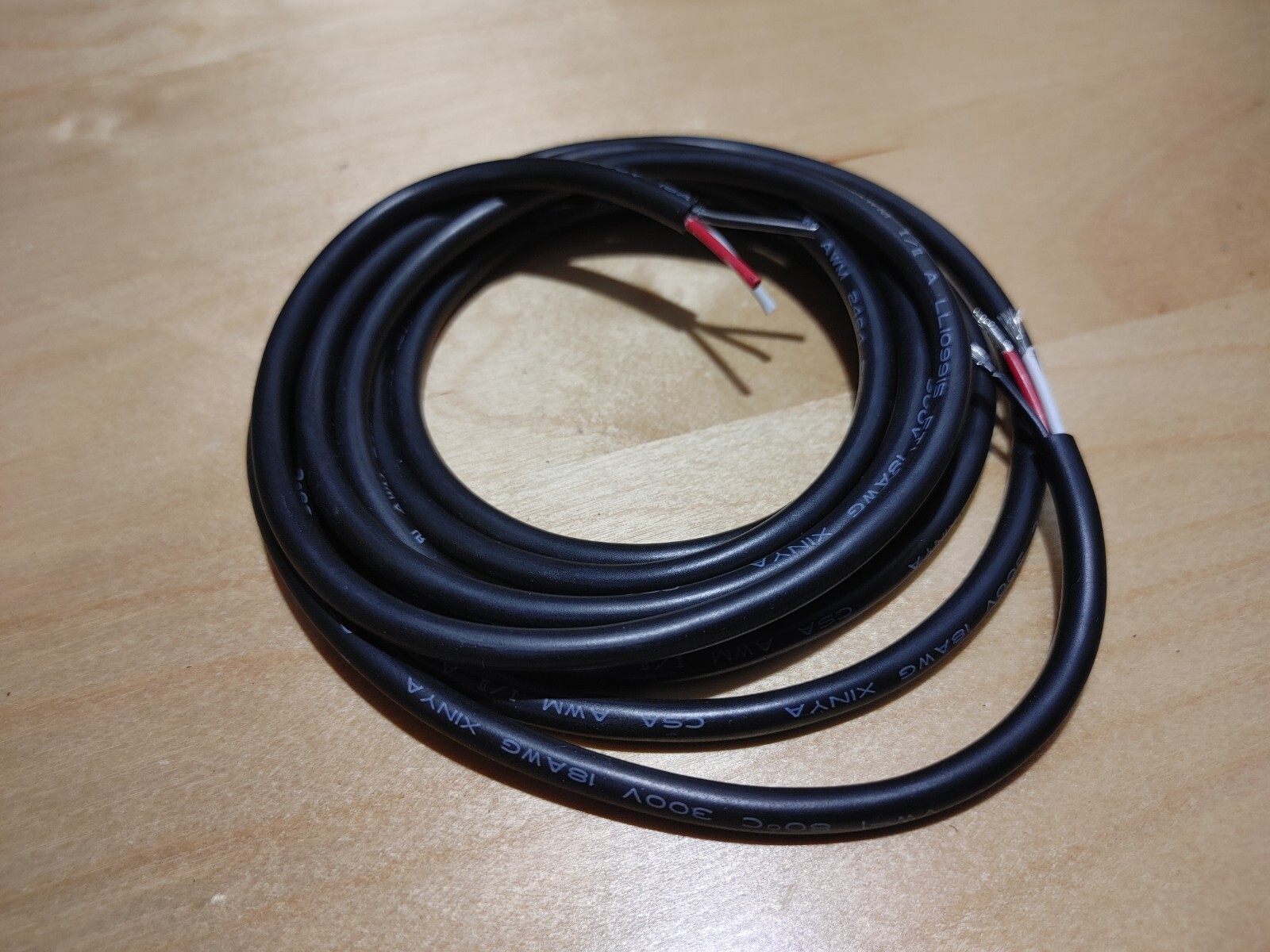 NEW 8′ 18/3 BLACK RUBBER CORD EXTENSION WIRE CABLE 300v awm 2464 Quantity 2
