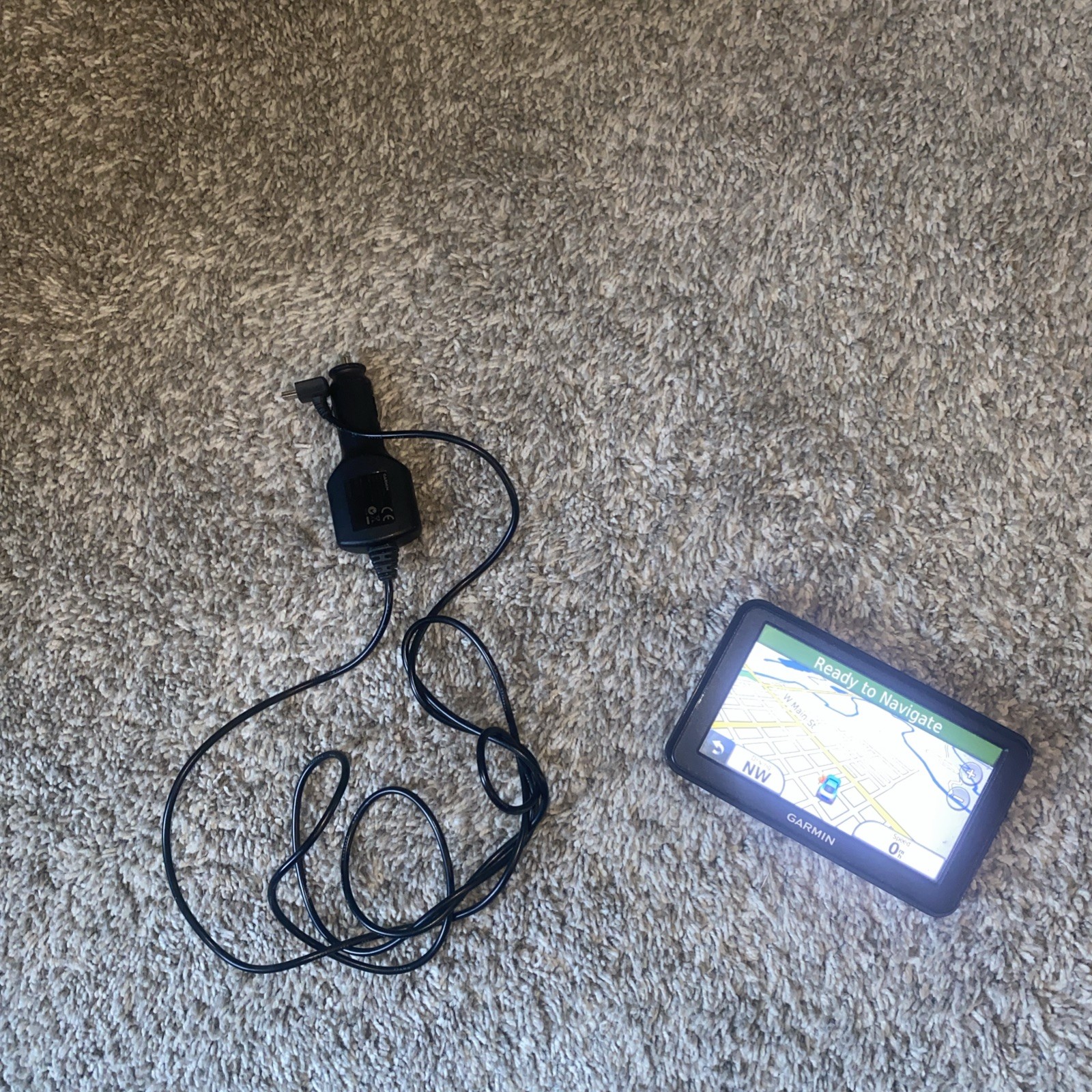 GARMIN Nuvi 50 Map Display With Charger and Window Suction Cup Dash Mount
