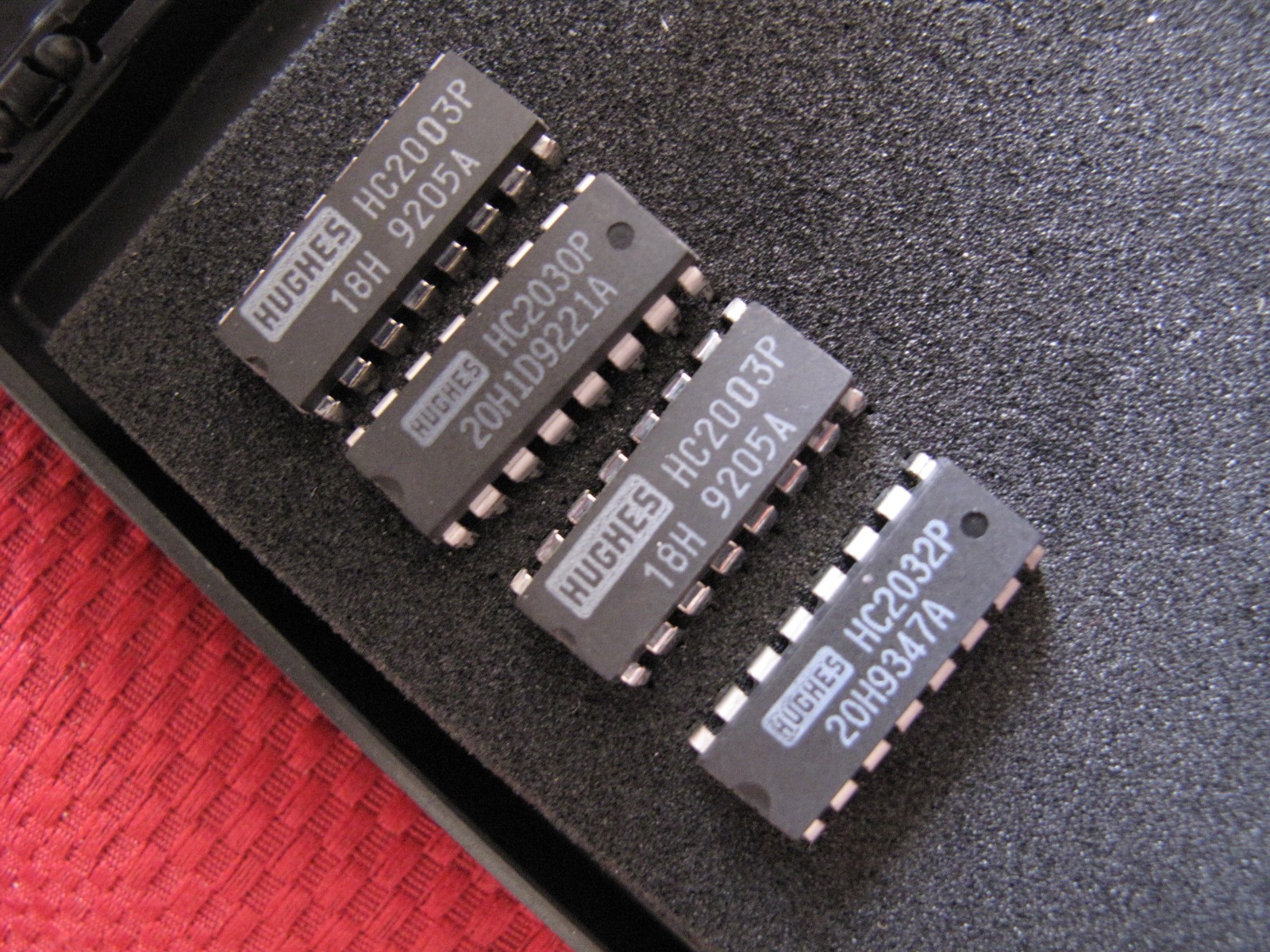 vintage HUGHES Samples Microprocessor Chip Lot of 4 – Unused