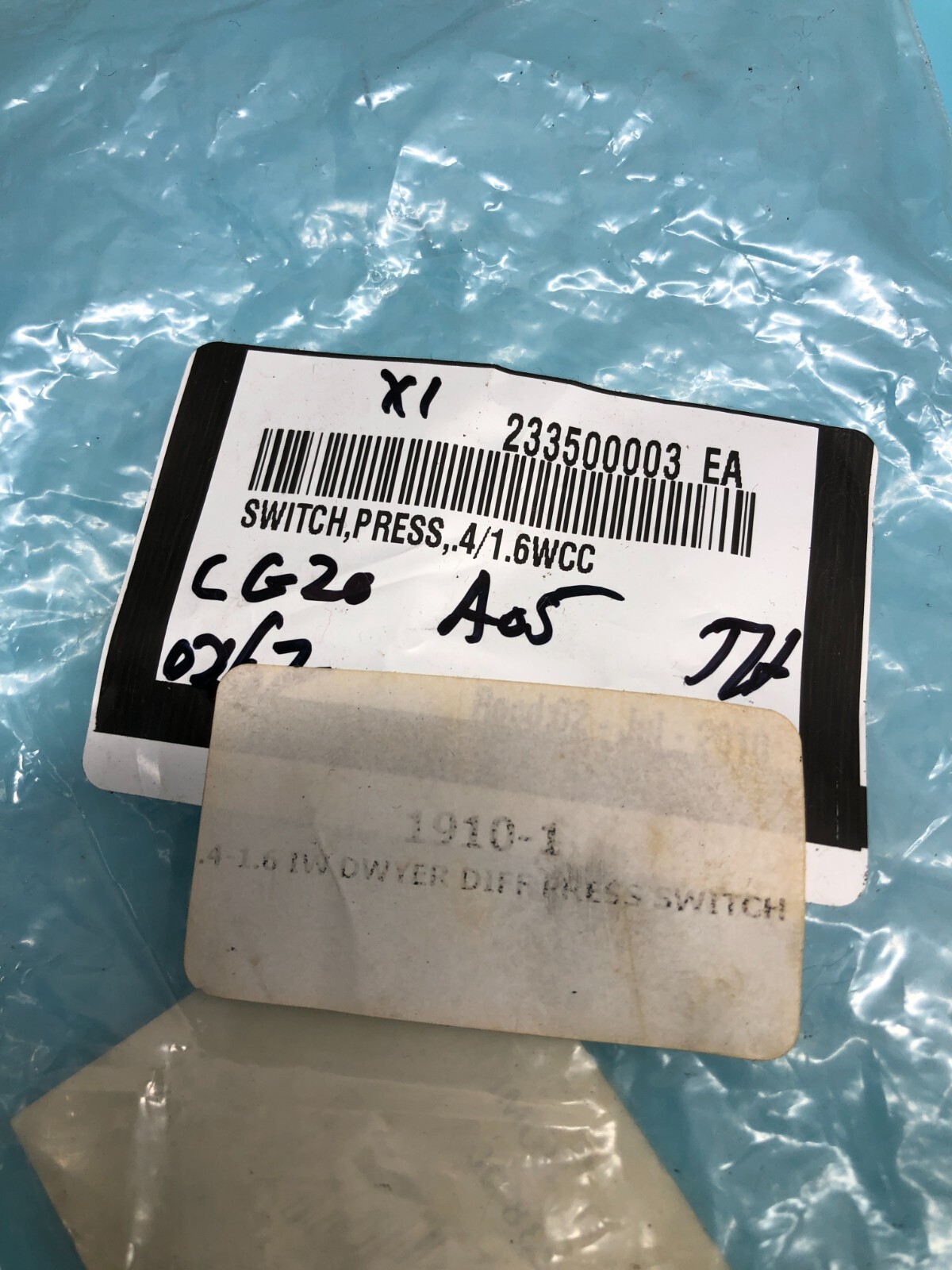 Dwyer 1910-1 Series 1900 Pressure Switch, 184219