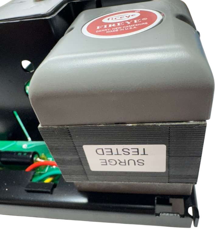 Fireye 70D40 Flame Safeguard Chassis Semi-Automatic Series D, 120V, 1924-03