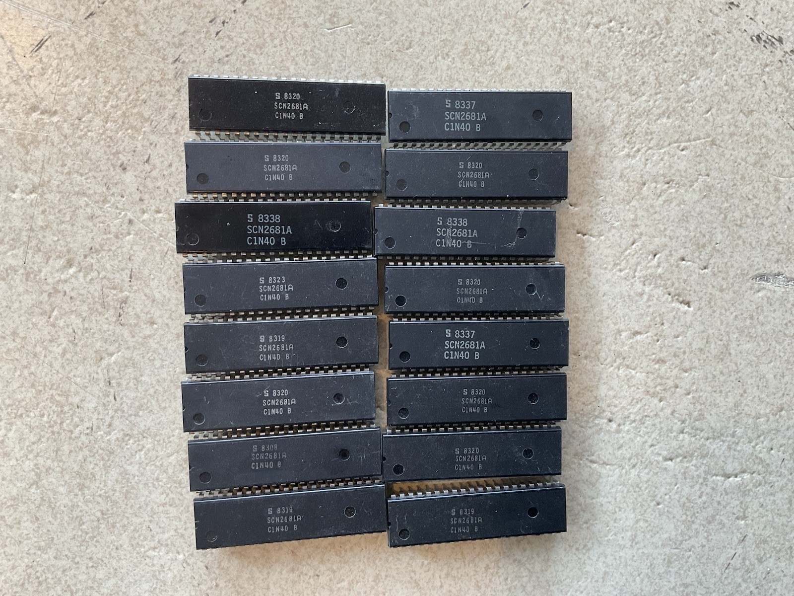 Lot Of 16 Signetics 2681