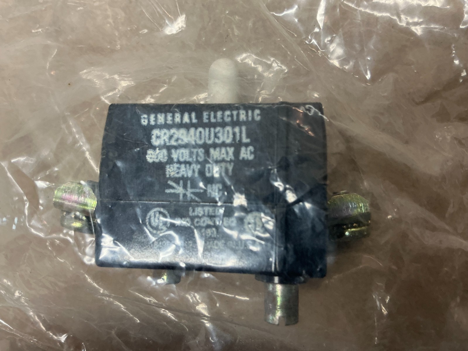 *FREE SHIPPING* GENERAL ELECTRIC CR2940U301L CONTACT BLOCK