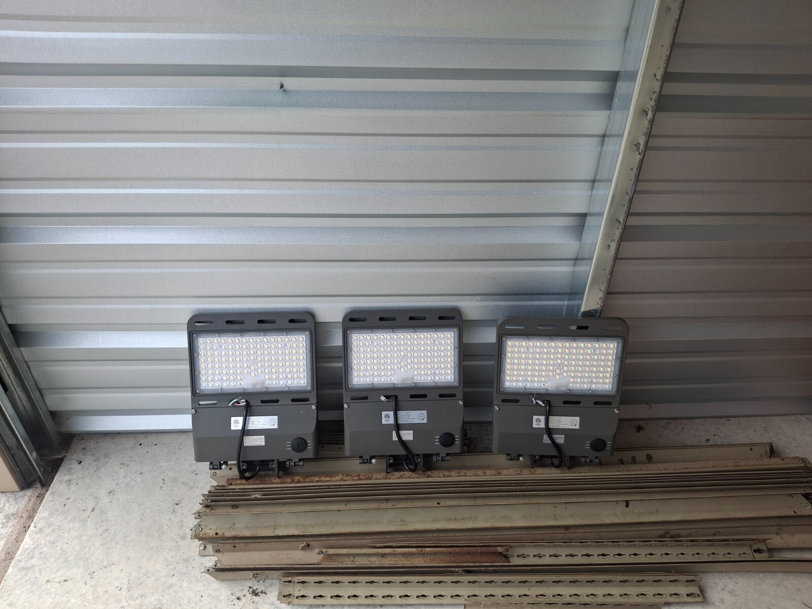 parking lot lighting 4″ steel poles, 20′ tall 3 led each pole