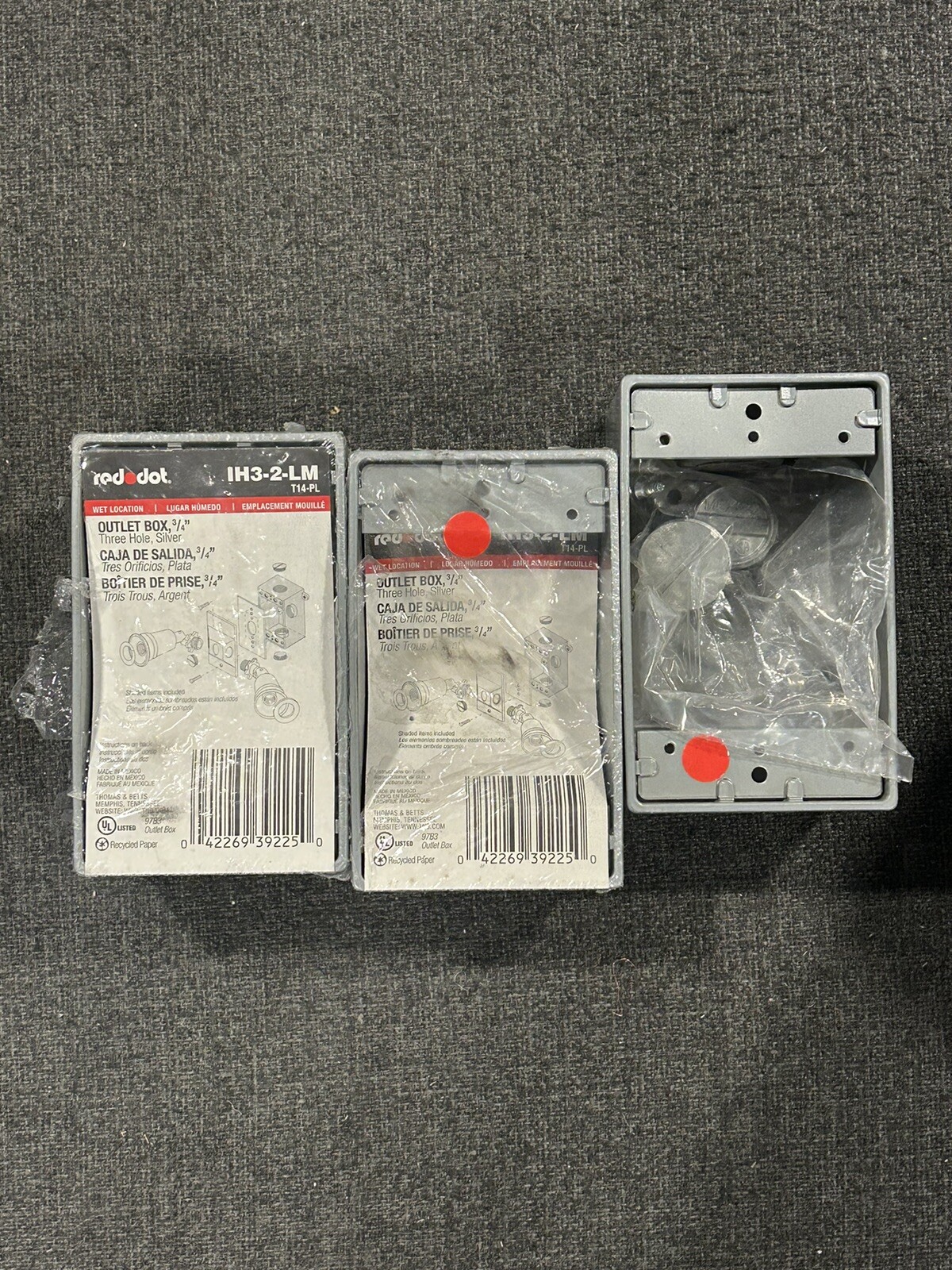 Lot of 3 pieces Thomas & Betts IH3-2-LM Red Dot Weatherproof Box