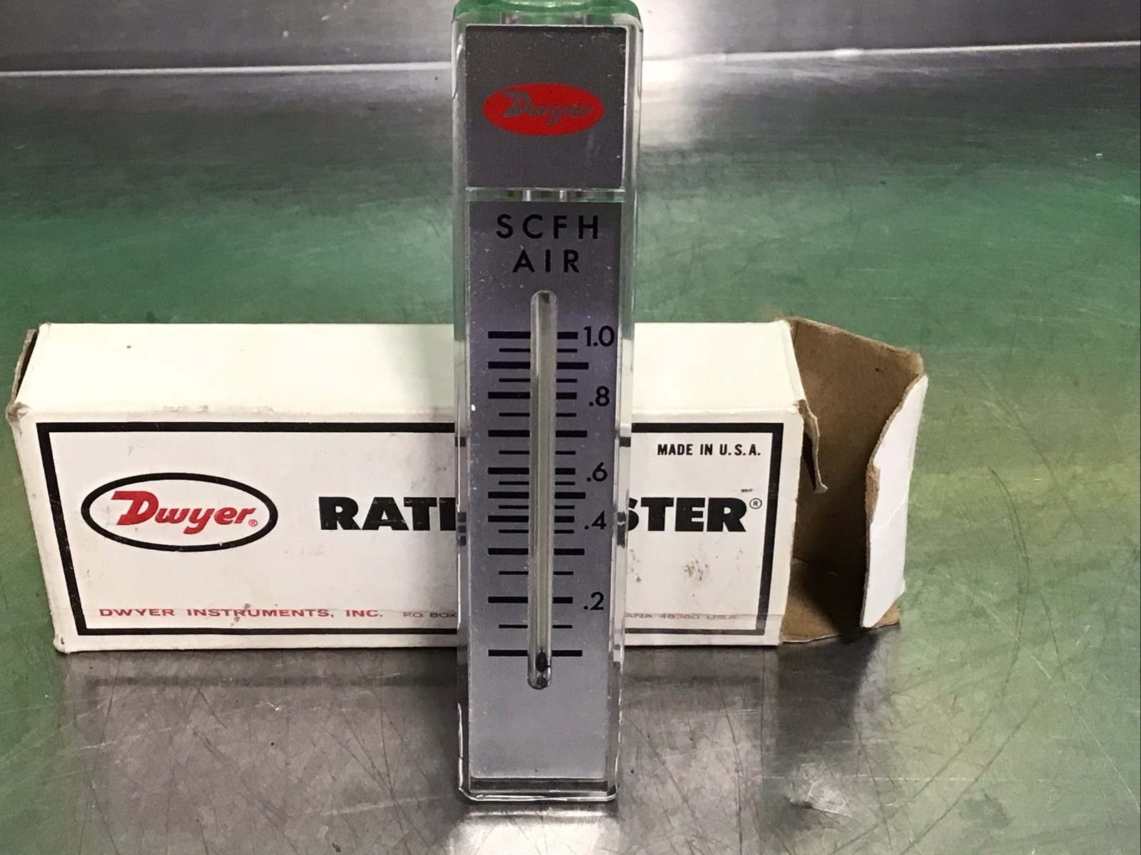 Lot Of 3 Dwyer Mini Master Flowmeter Magnehelic Pressure Gage & Rate Master V5-4