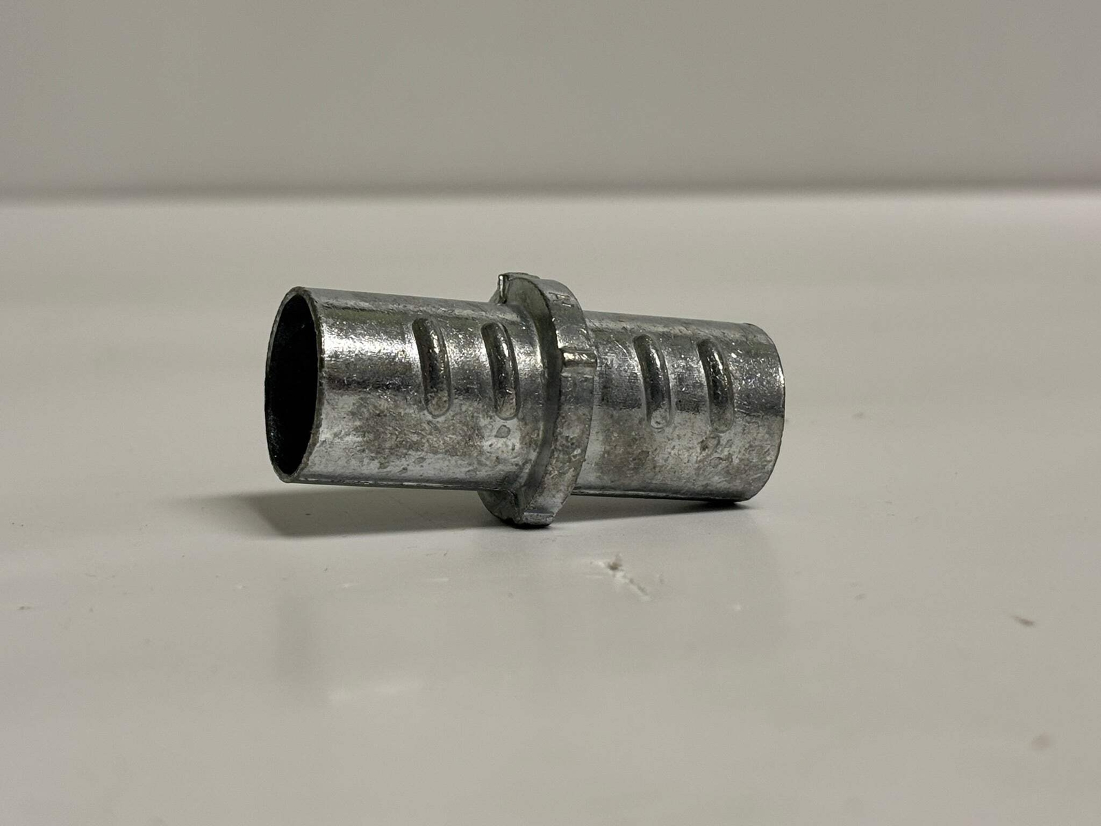 23 PK Arlington GFC75 3/4″ Screw-In Connector for Flexible Metal Conduit