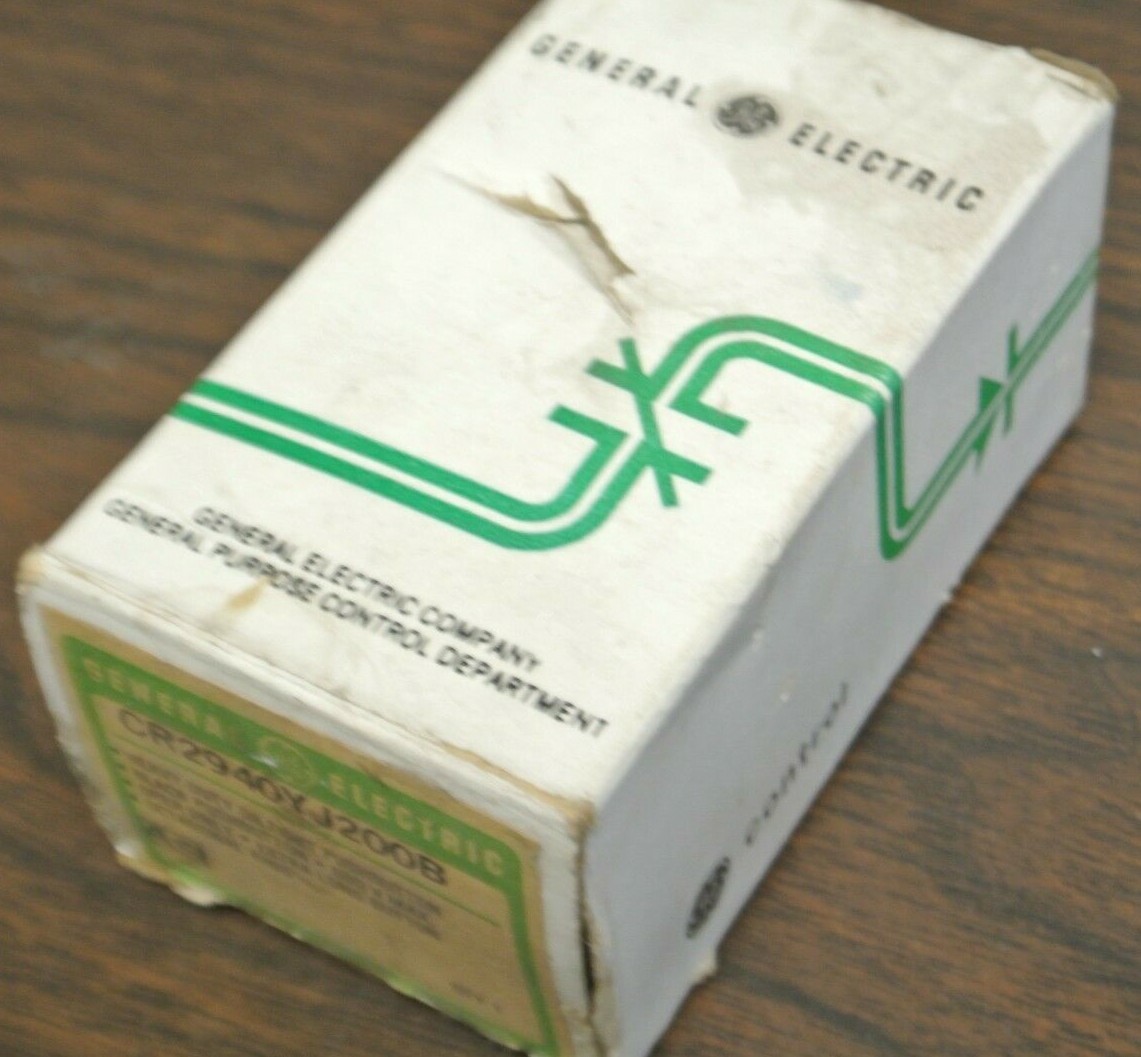 G.E. CR2940YJ200B H.D. OILTIGHT PUSHBUTTON OPERATOR / BLACK / 600V / NEW SURPLUS