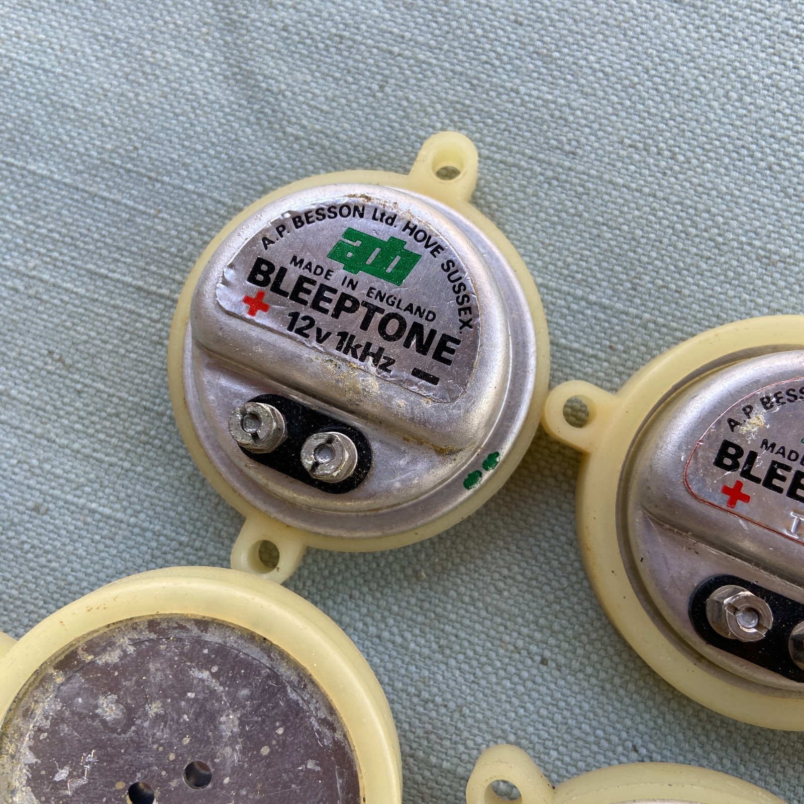 Vintage A.P. Beeson BLEEPTONE 12V Buzzer Alarm Made in England Lot 15 Untested