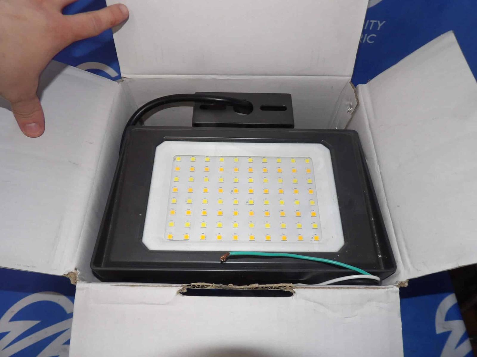 NIB Atlas American Lighting HSXW8-16LT Hawk 8-16K Selectable Flood Light + 1 …