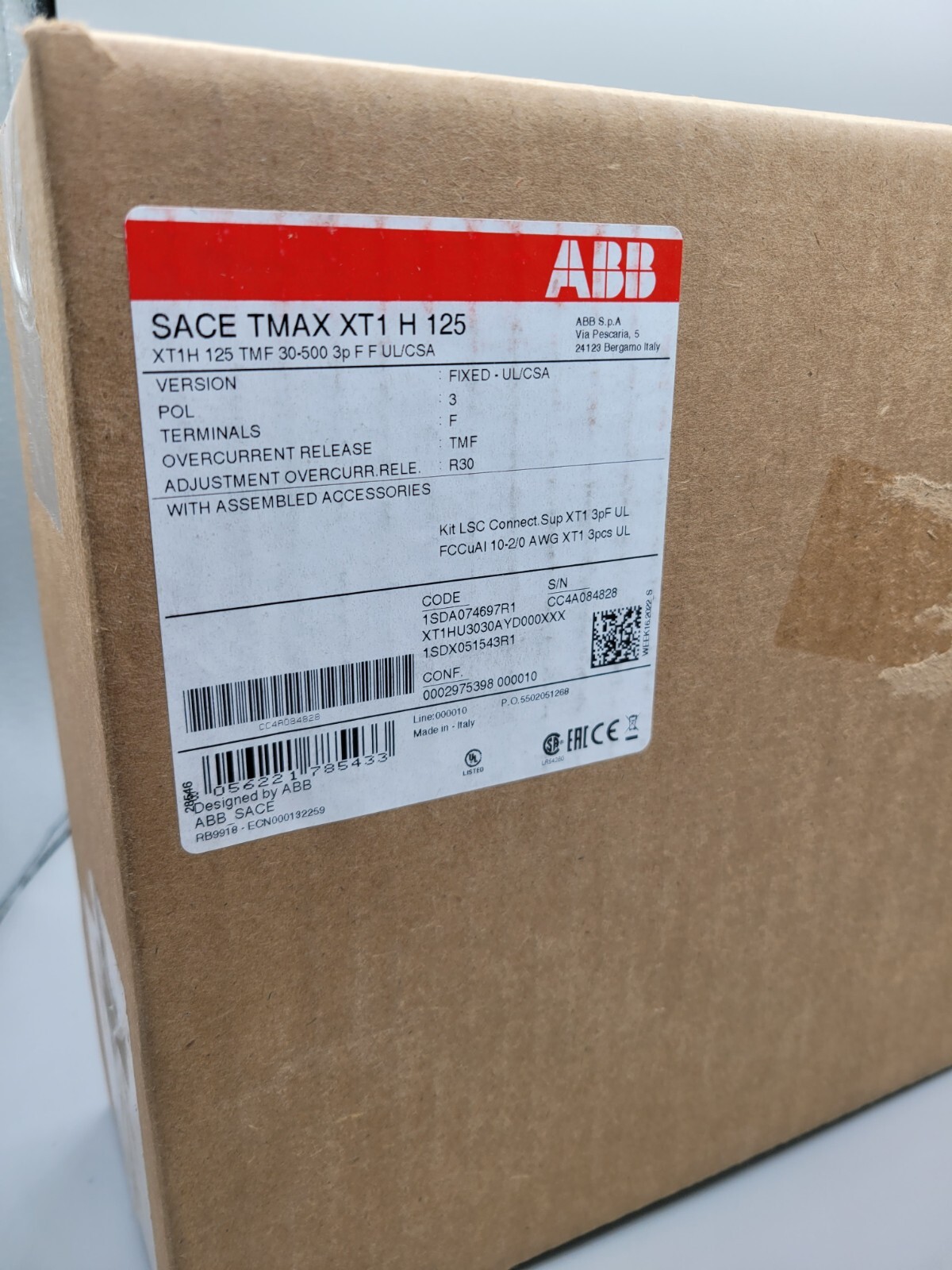 NEW ABB XT1HU3030AYD000XXX Circuit Breaker 30A 3Pole 3Phase SACE TMAX XT1 H 125