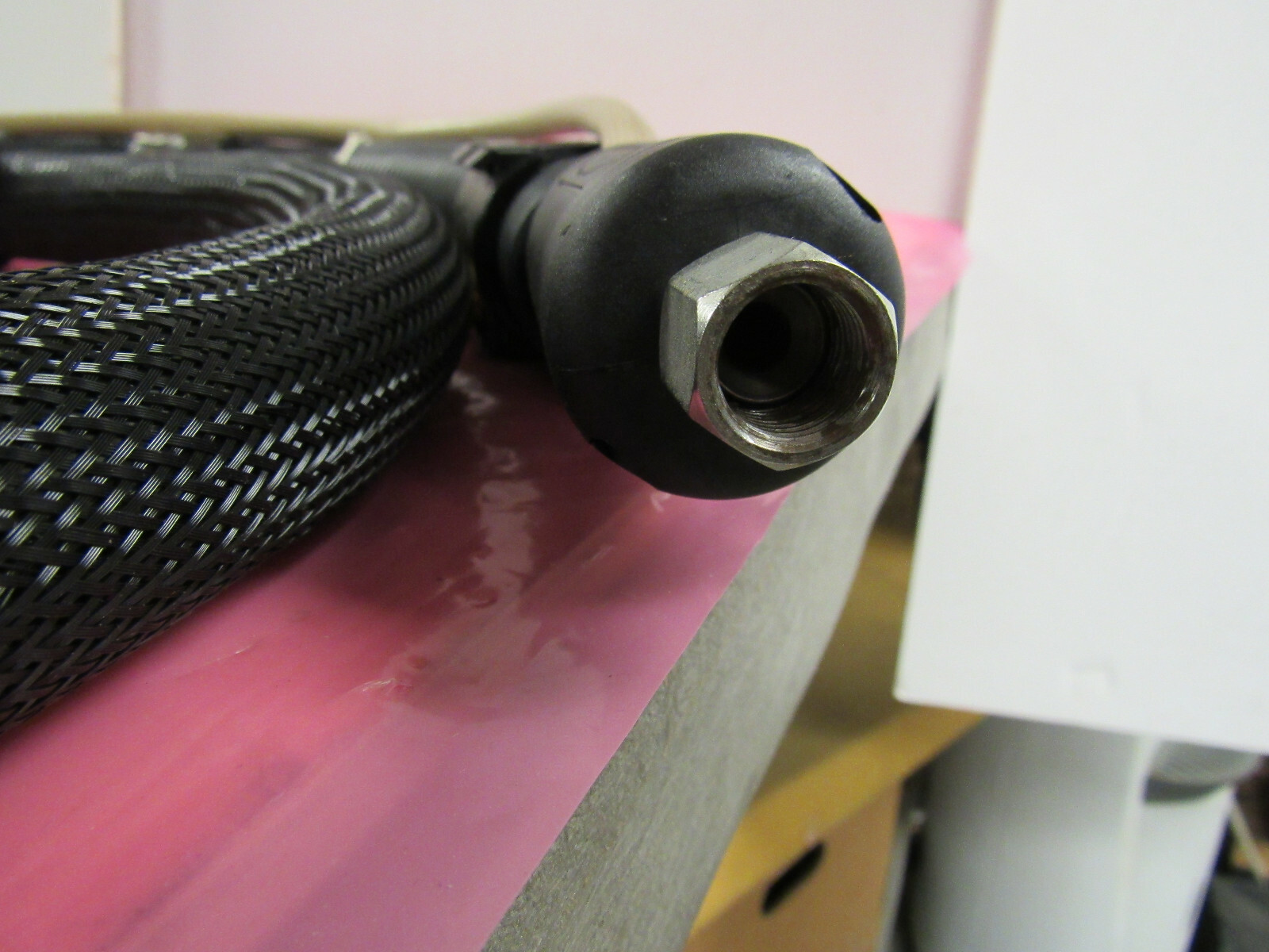 NORDSON 272945C HOT MELT GLUE HOSE 6 FEET 230V 134W 1500PSI ***NNB***